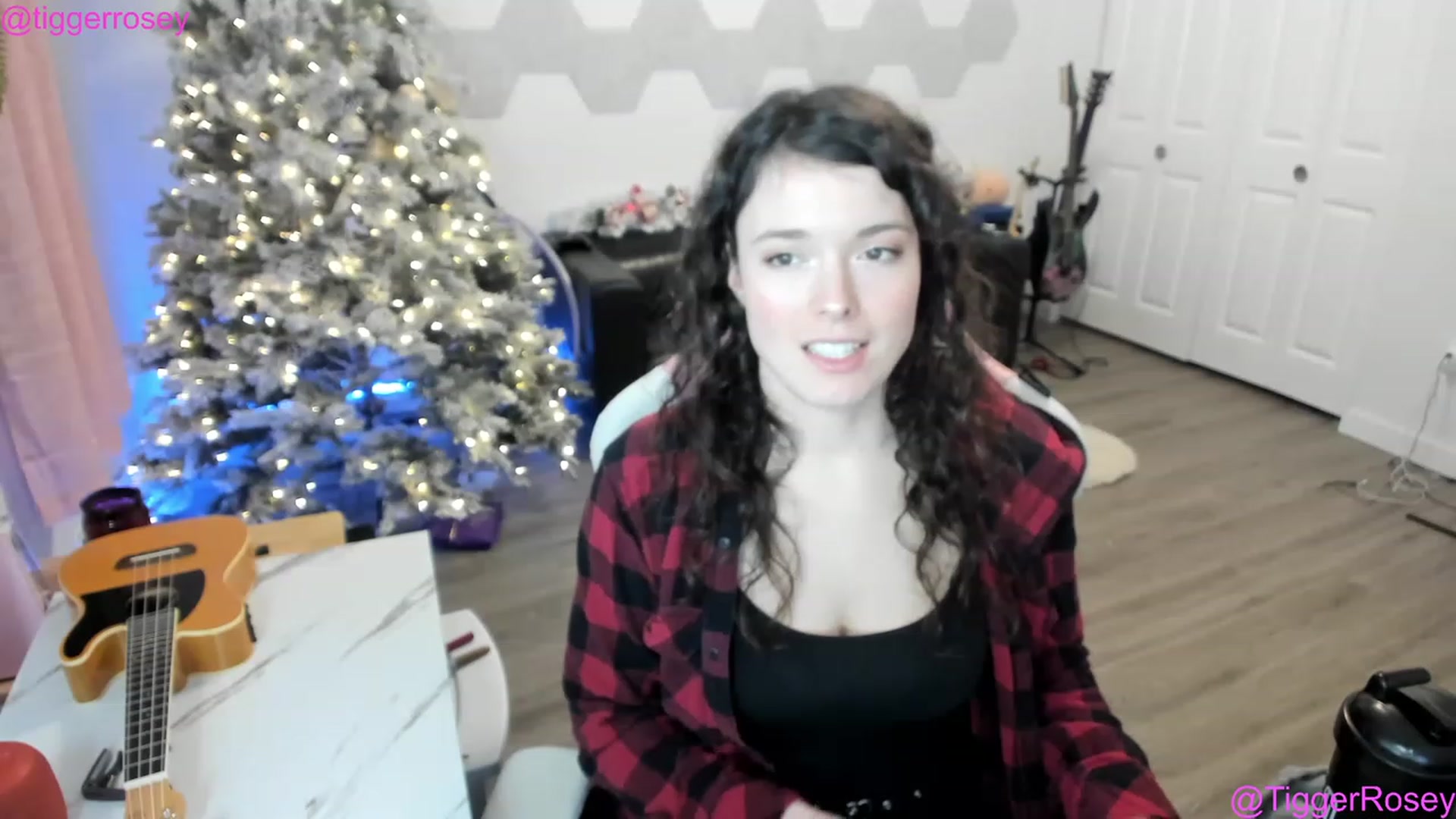 Gallery image thumbnail from TiggerRosey's myfreecams stream on, 12/29/2022, 03:46 image 10 of 20