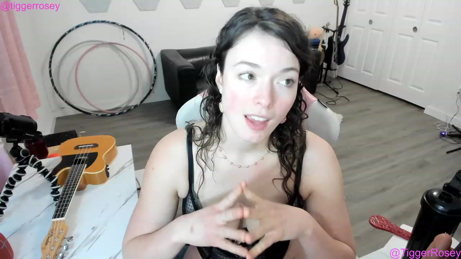 Gallery image thumbnail from TiggerRosey's myfreecams stream on, 01/05/2023, 04:55 image 17 of 20