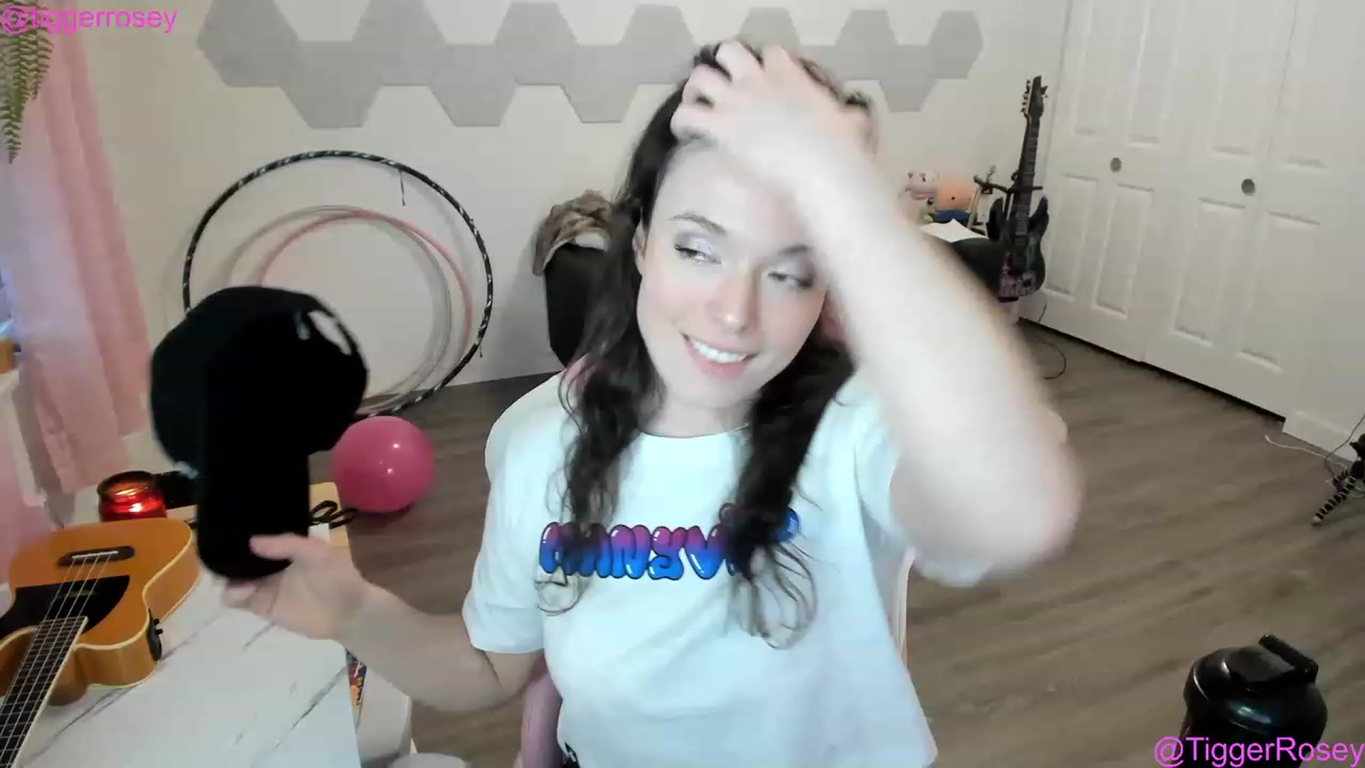 Gallery image thumbnail from TiggerRosey's myfreecams stream on, 01/18/2023, 24:01 image 11 of 20