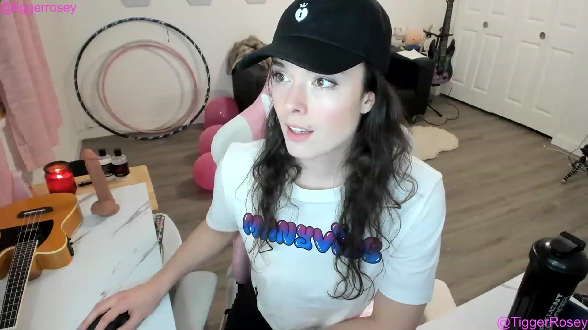 Gallery image thumbnail from TiggerRosey's myfreecams stream on, 01/18/2023, 02:07 image 19 of 20