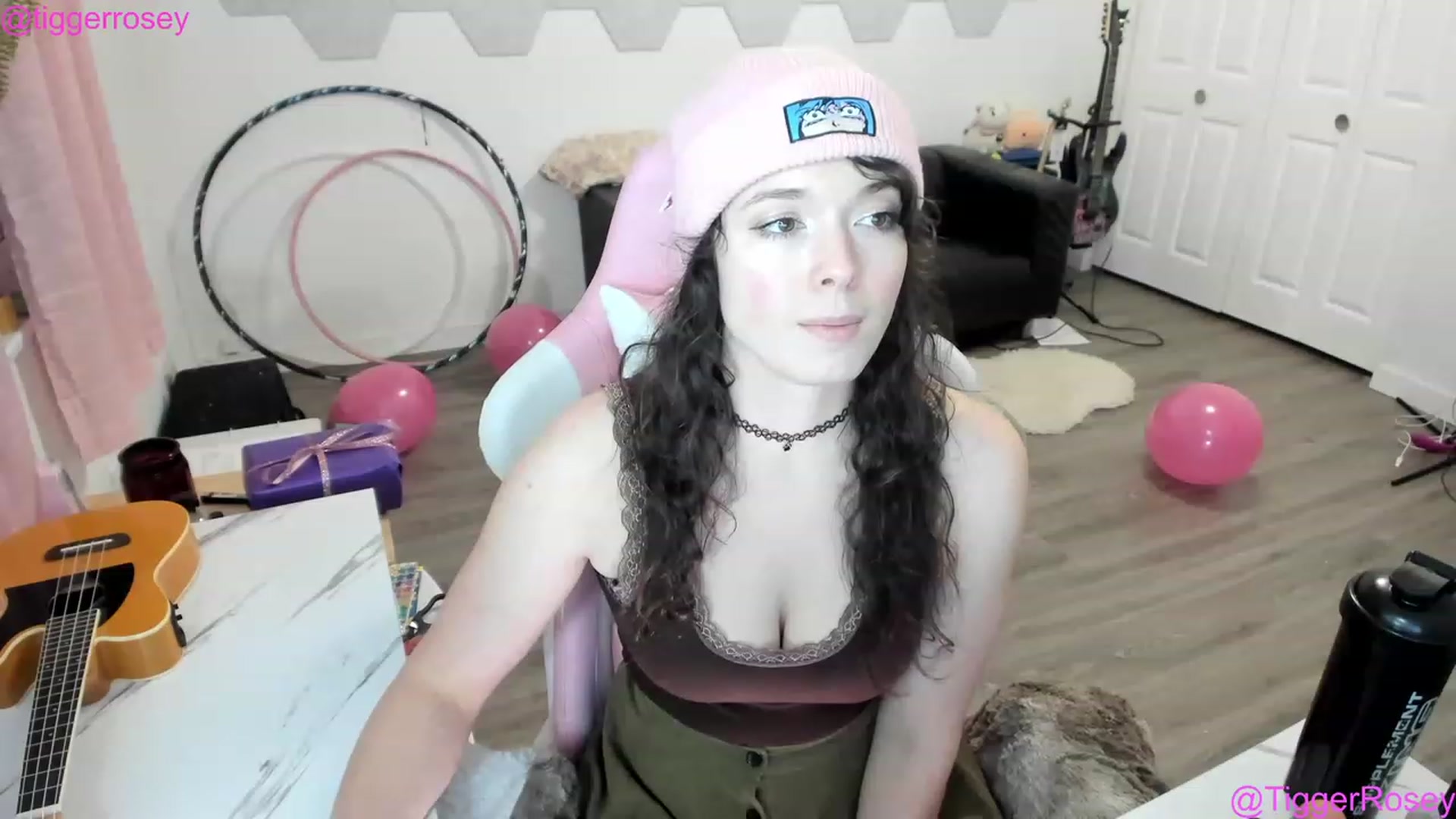 Gallery image thumbnail from TiggerRosey's myfreecams stream on, 01/20/2023, 03:11 image 10 of 20
