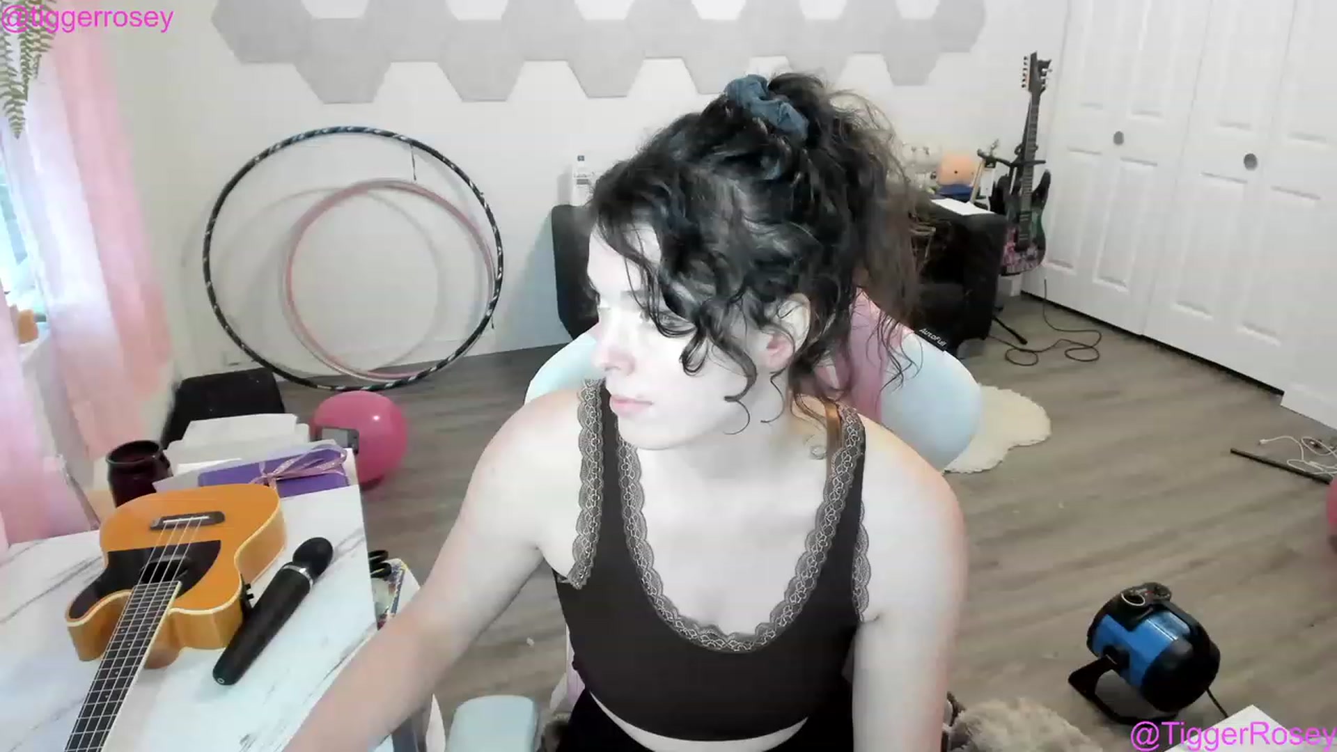 Gallery image thumbnail from TiggerRosey's myfreecams stream on, 01/26/2023, 23:03 image 3 of 20