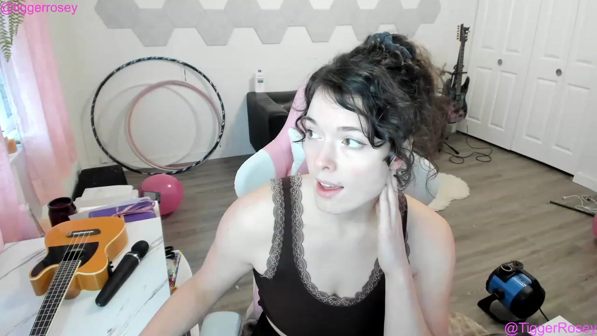 Gallery image thumbnail from TiggerRosey's myfreecams stream on, 01/26/2023, 23:03 image 2 of 20