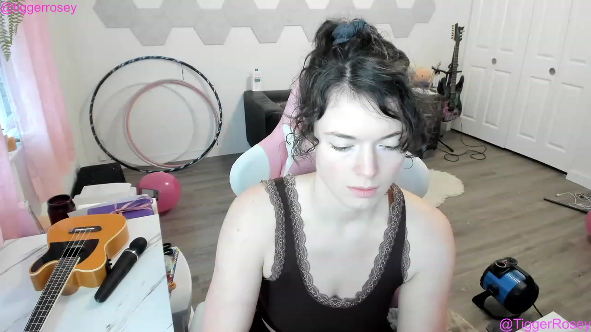 Gallery image thumbnail from TiggerRosey's myfreecams stream on, 01/26/2023, 23:03 image 9 of 20