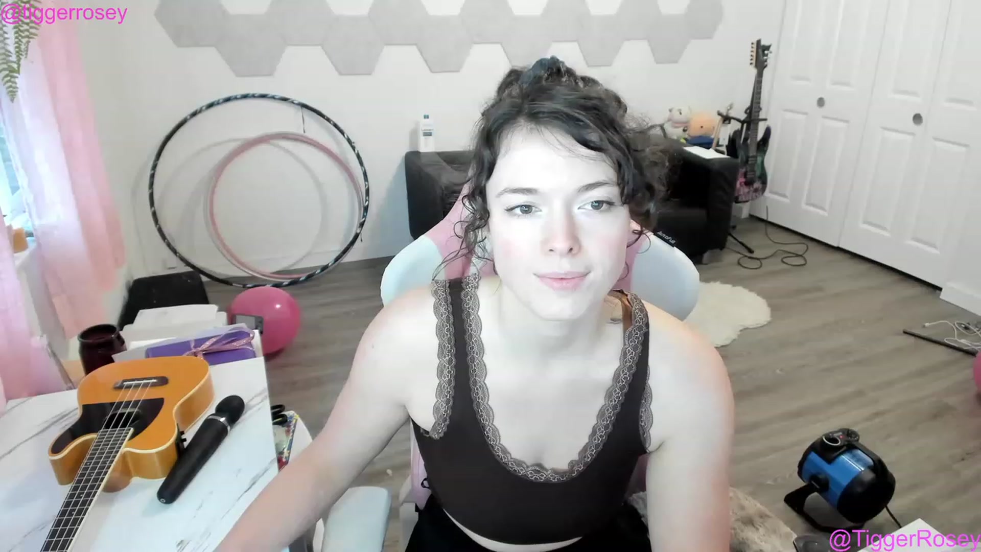 Gallery image thumbnail from TiggerRosey's myfreecams stream on, 01/26/2023, 23:03 image 8 of 20