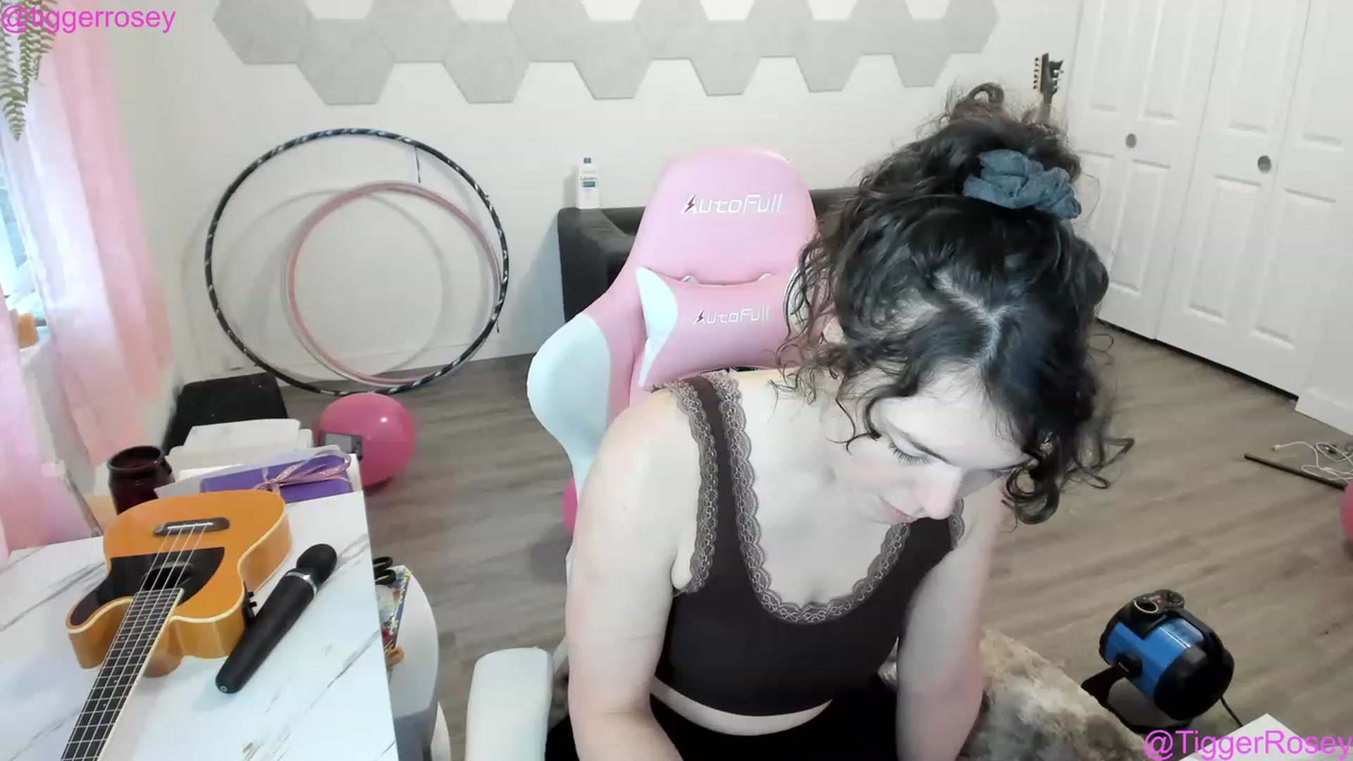 Gallery image thumbnail from TiggerRosey's myfreecams stream on, 01/26/2023, 23:03 image 5 of 20