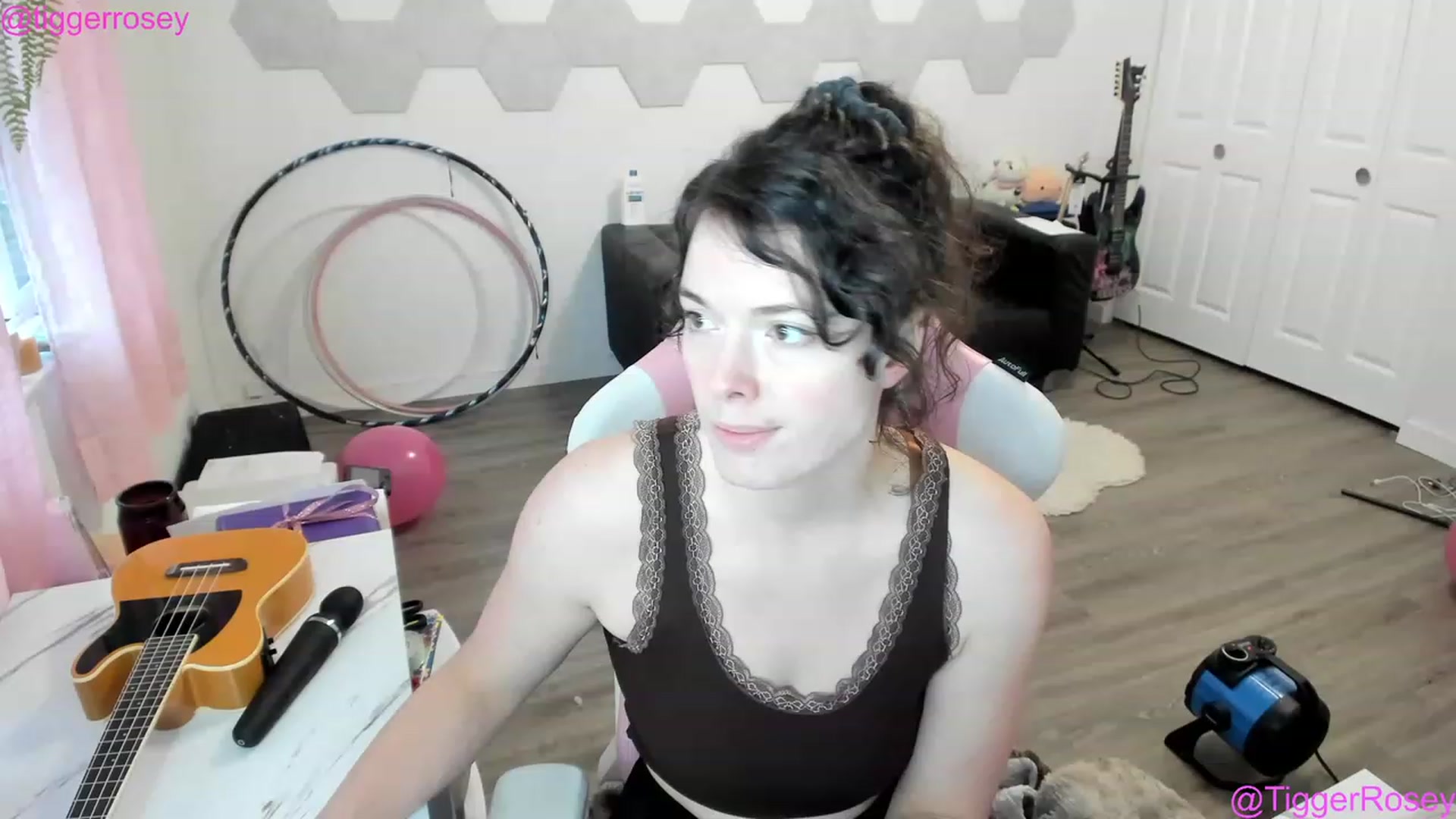 Gallery image thumbnail from TiggerRosey's myfreecams stream on, 01/26/2023, 23:03 image 4 of 20
