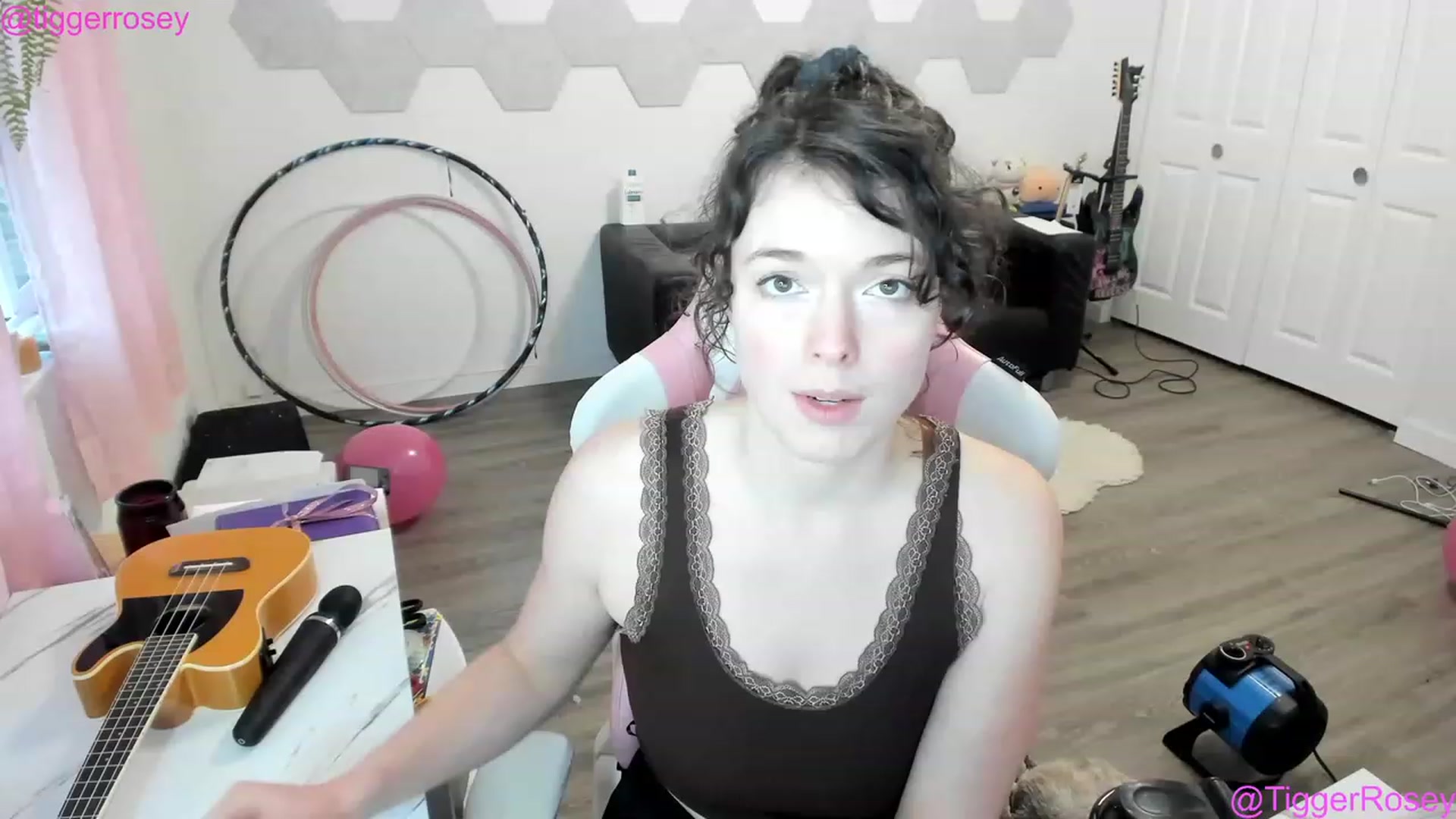 Gallery image thumbnail from TiggerRosey's myfreecams stream on, 01/26/2023, 23:03 image 14 of 20