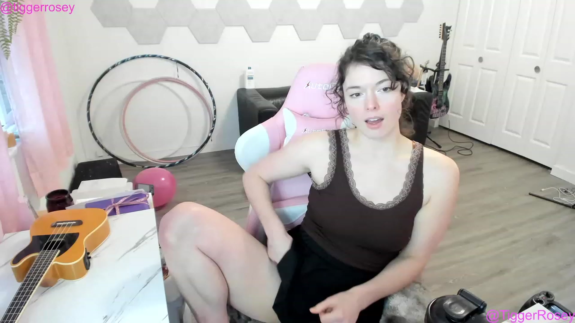 Gallery image thumbnail from TiggerRosey's myfreecams stream on, 01/26/2023, 23:44 image 16 of 20