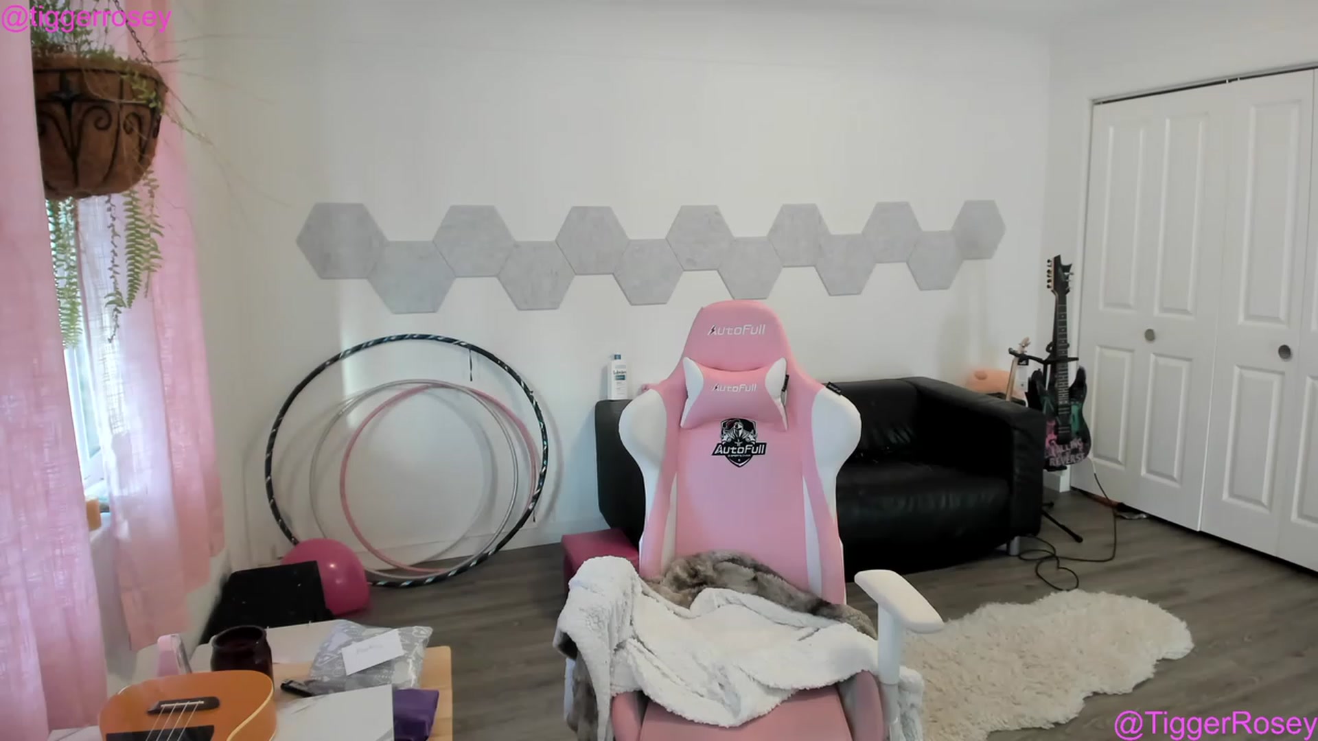 Gallery image thumbnail from TiggerRosey's myfreecams stream on, 02/08/2023, 24:01 image 6 of 20