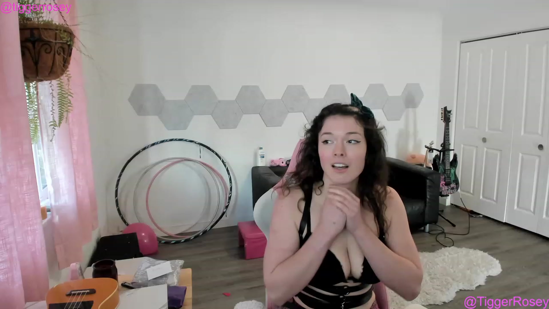 Gallery image thumbnail from TiggerRosey's myfreecams stream on, 02/08/2023, 24:01 image 4 of 20
