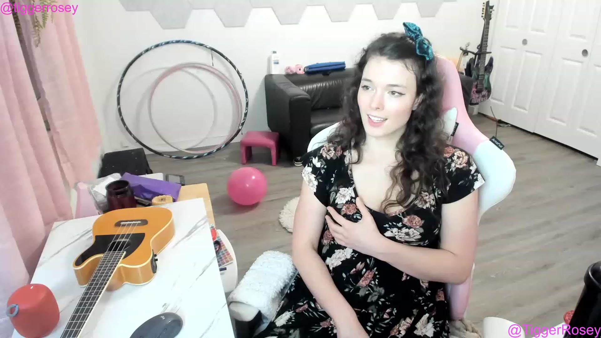 Gallery image thumbnail from TiggerRosey's myfreecams stream on, 02/08/2023, 06:57 image 8 of 20