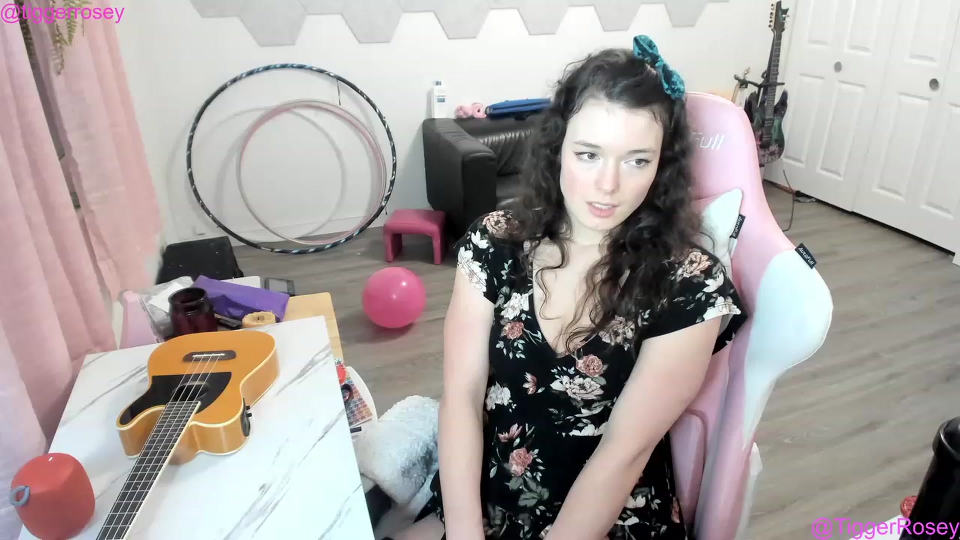 Gallery image thumbnail from TiggerRosey's myfreecams stream on, 02/08/2023, 06:57 image 10 of 20