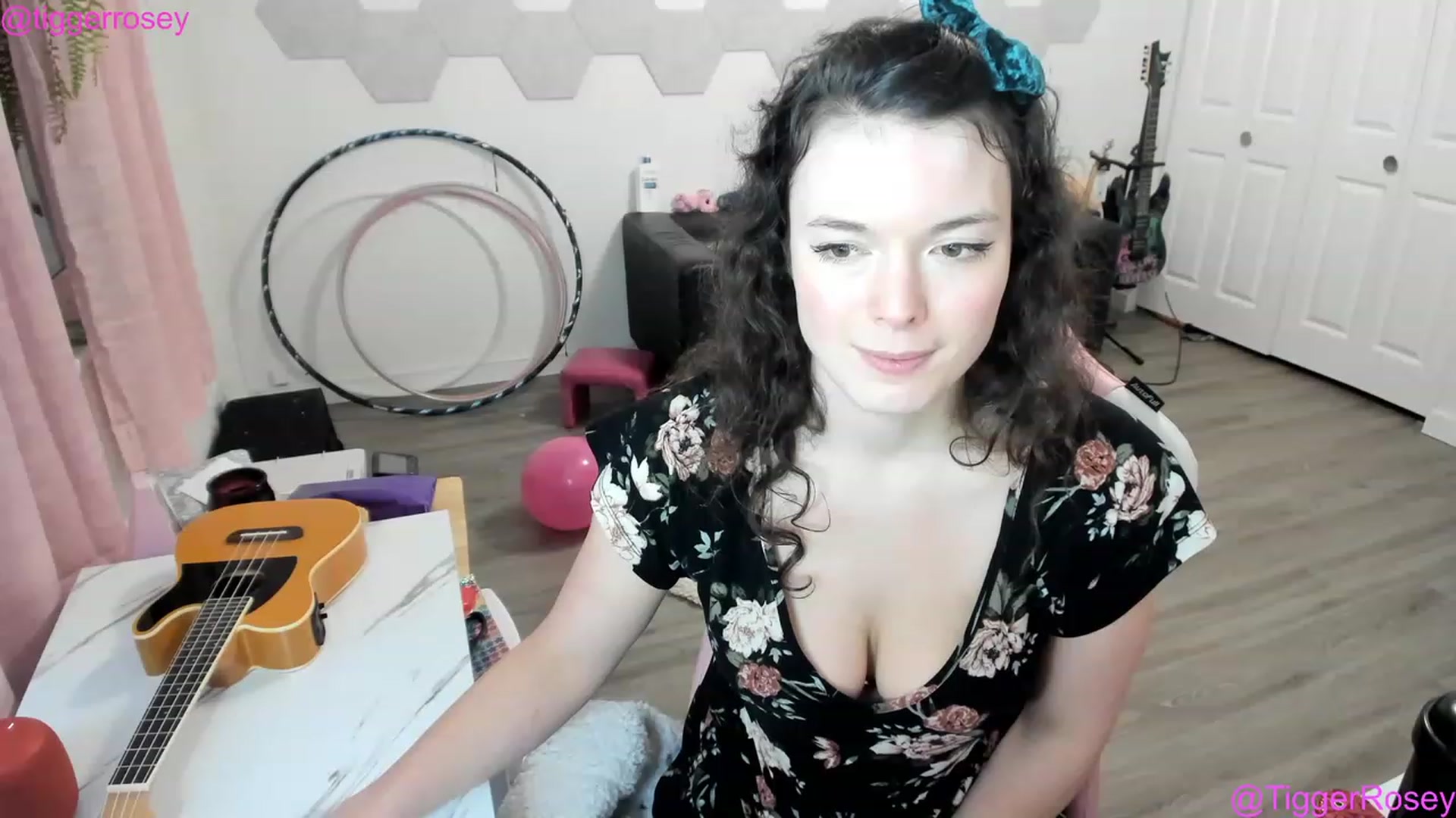 Gallery image thumbnail from TiggerRosey's myfreecams stream on, 02/08/2023, 07:57 image 6 of 20
