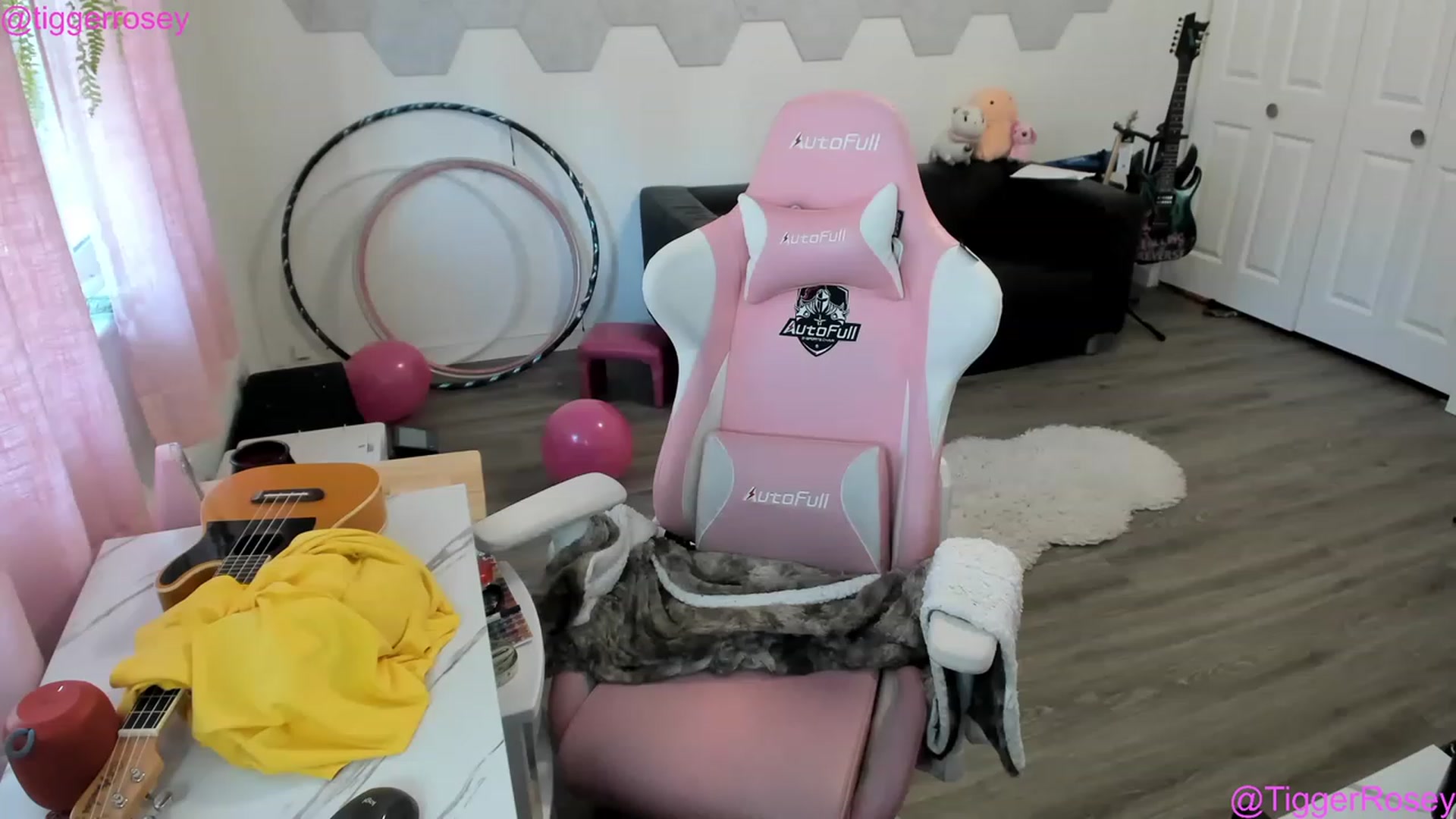 Gallery image thumbnail from TiggerRosey's myfreecams stream on, 02/11/2023, 24:02 image 2 of 20