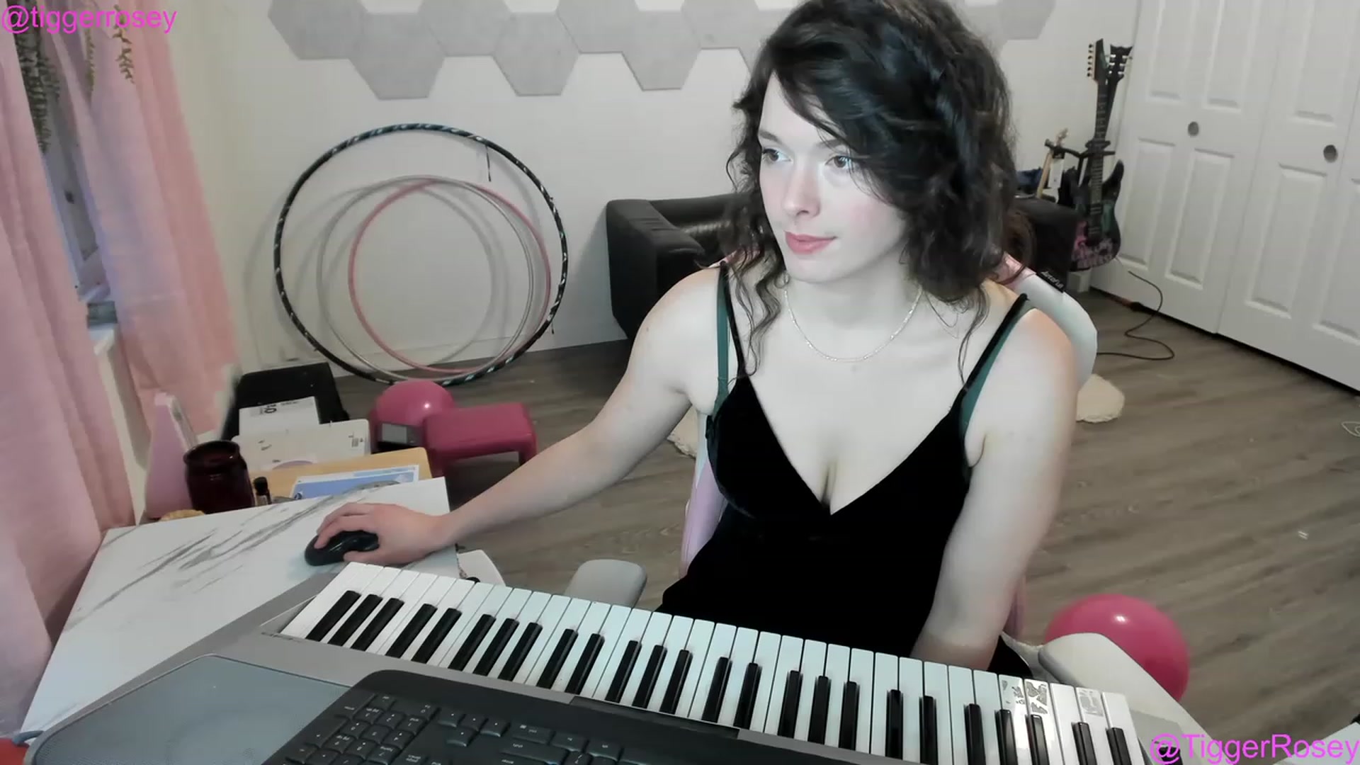 Gallery image thumbnail from TiggerRosey's myfreecams stream on, 02/21/2023, 01:34 image 19 of 20