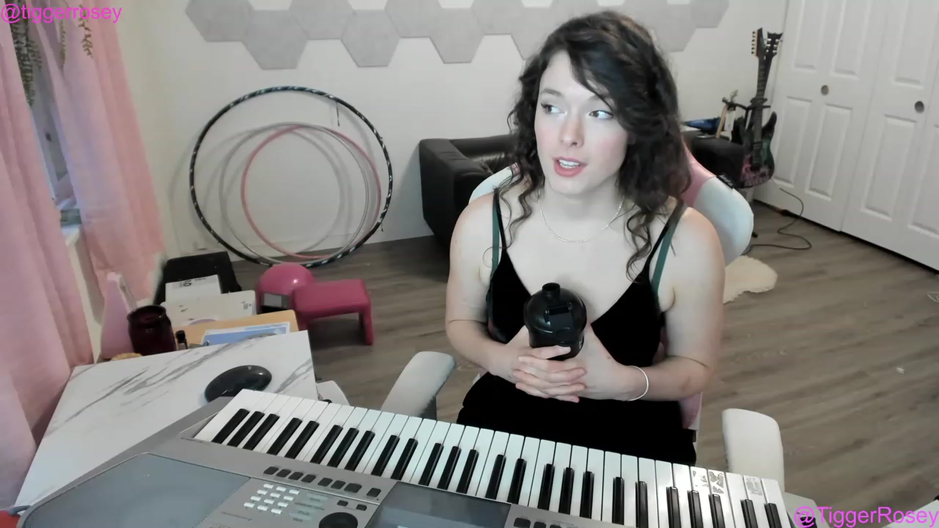 Gallery image thumbnail from TiggerRosey's myfreecams stream on, 02/21/2023, 01:34 image 17 of 20