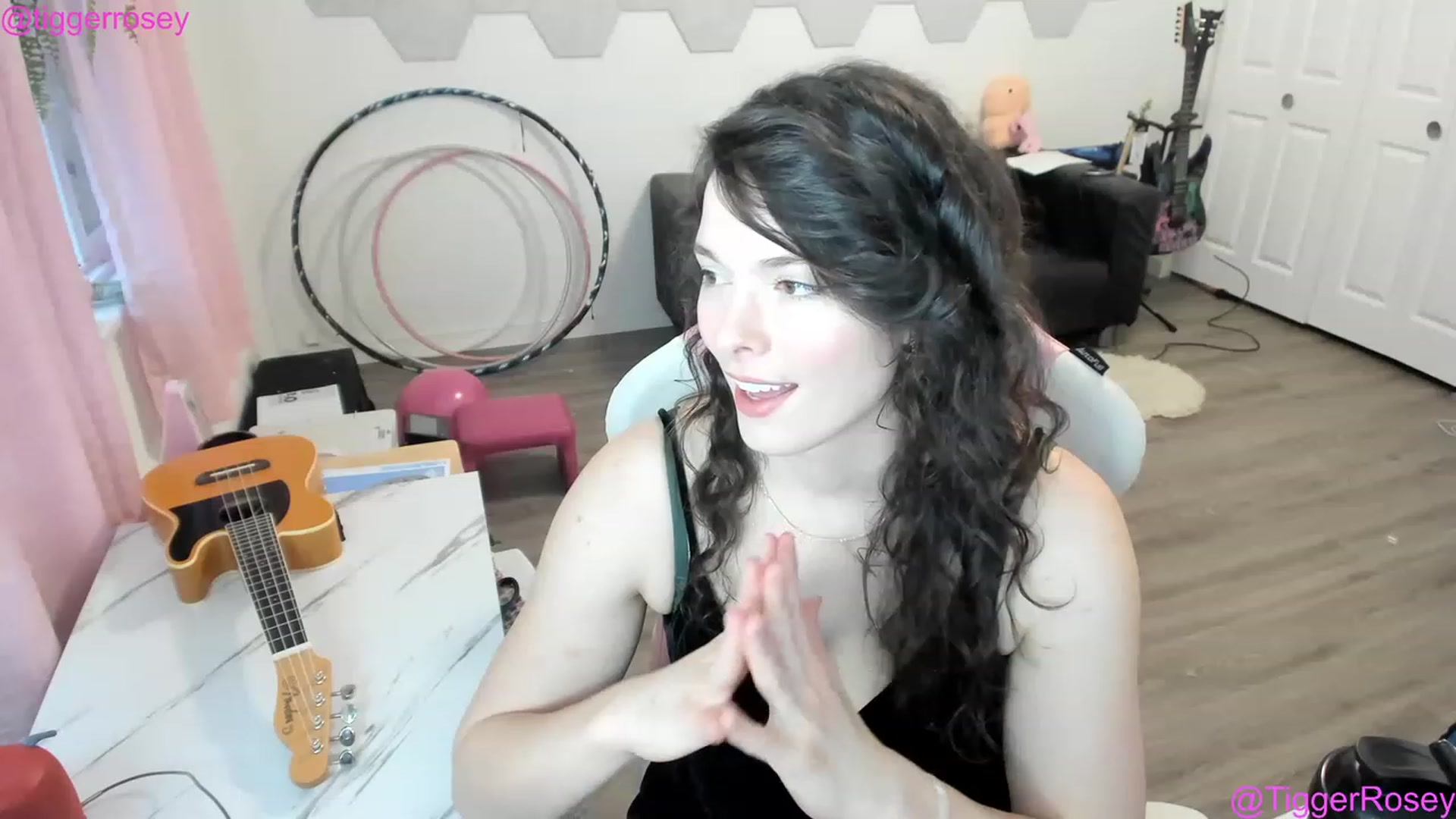 Gallery image thumbnail from TiggerRosey's myfreecams stream on, 02/21/2023, 01:34 image 13 of 20