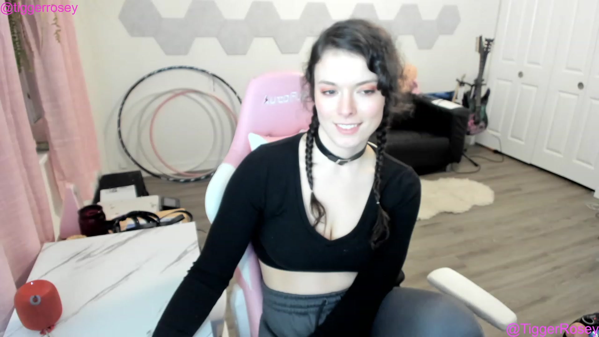 Gallery image thumbnail from TiggerRosey's myfreecams stream on, 02/23/2023, 03:29 image 19 of 20