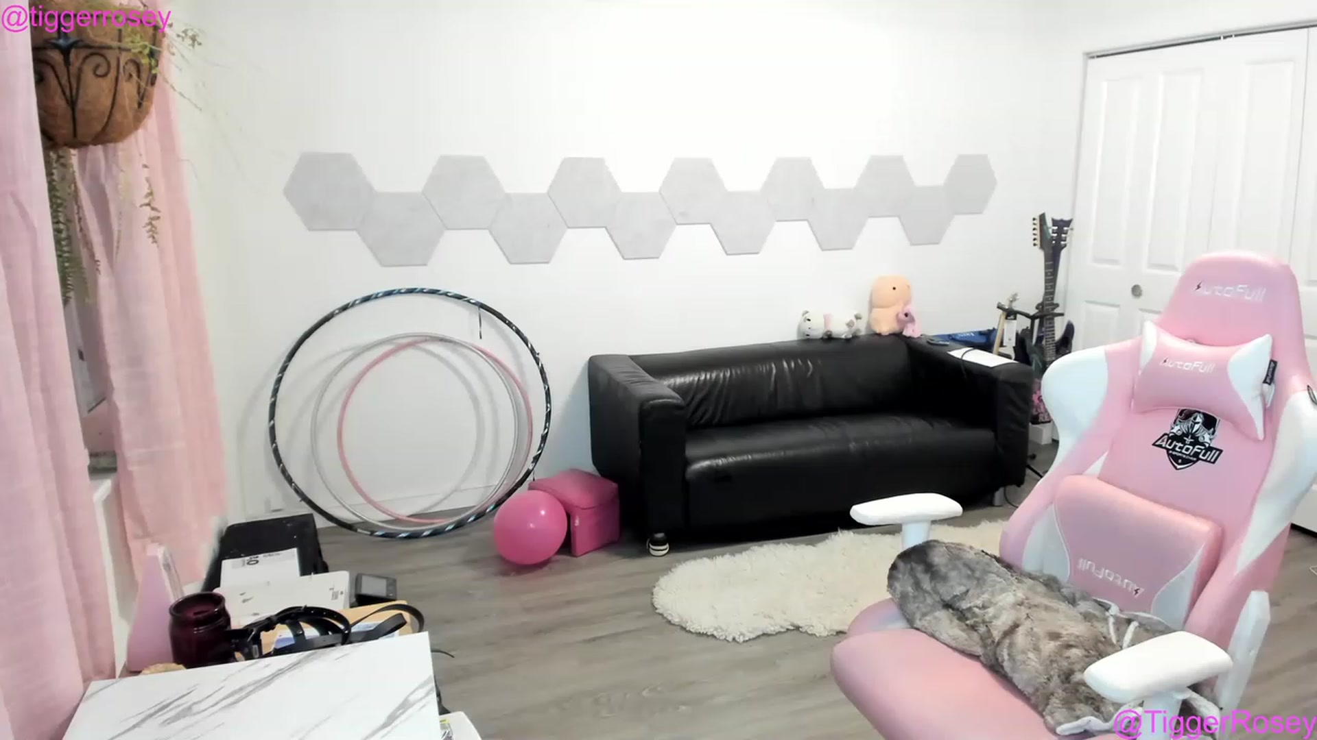 Gallery image thumbnail from TiggerRosey's myfreecams stream on, 02/23/2023, 03:29 image 7 of 20