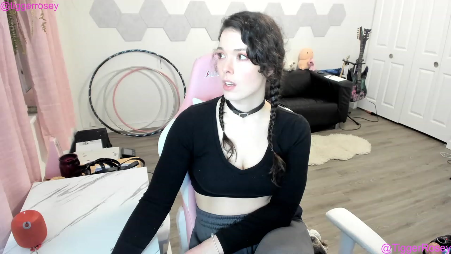 Gallery image thumbnail from TiggerRosey's myfreecams stream on, 02/23/2023, 03:29 image 18 of 20