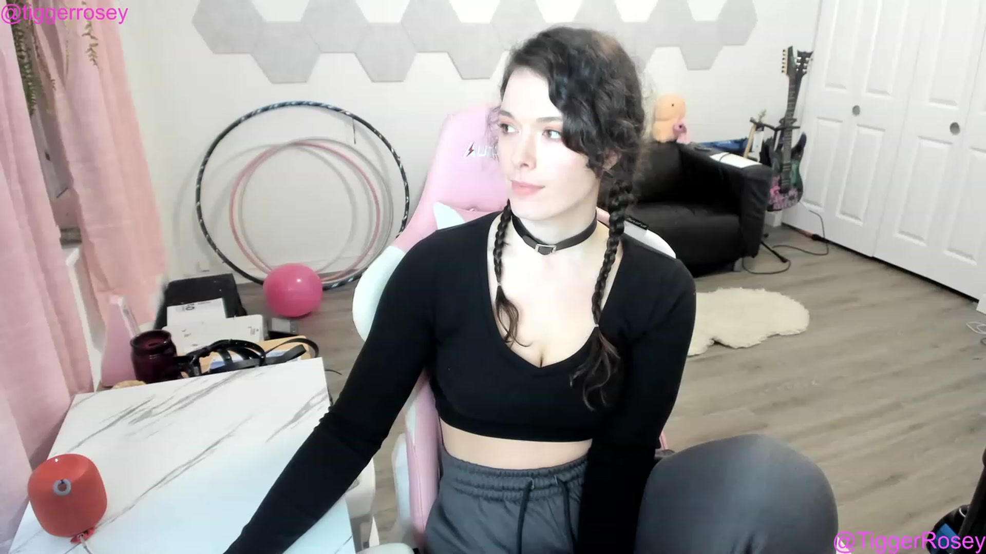 Gallery image thumbnail from TiggerRosey's myfreecams stream on, 02/23/2023, 04:19 image 18 of 20