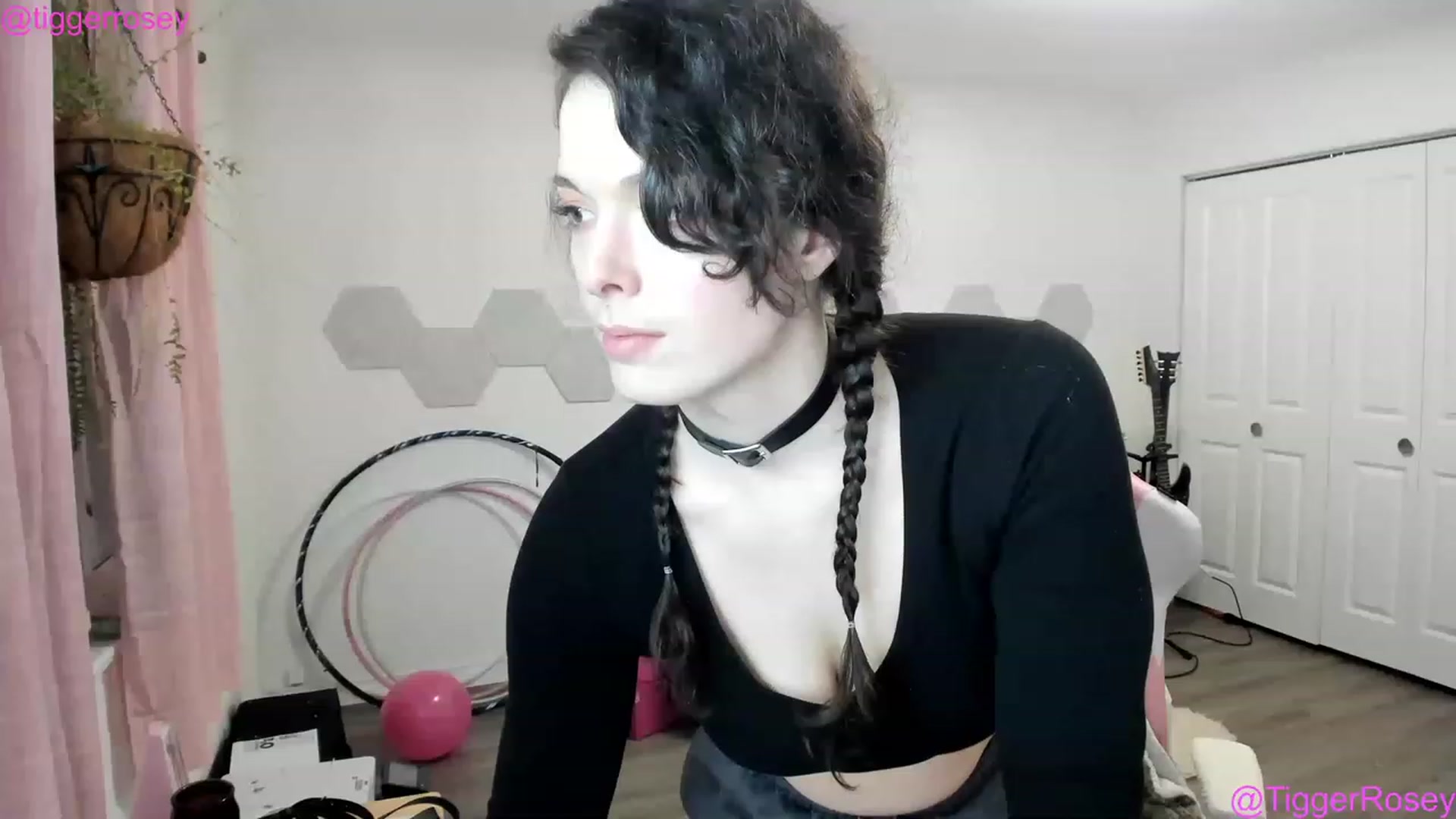 Gallery image thumbnail from TiggerRosey's myfreecams stream on, 02/23/2023, 04:19 image 19 of 20