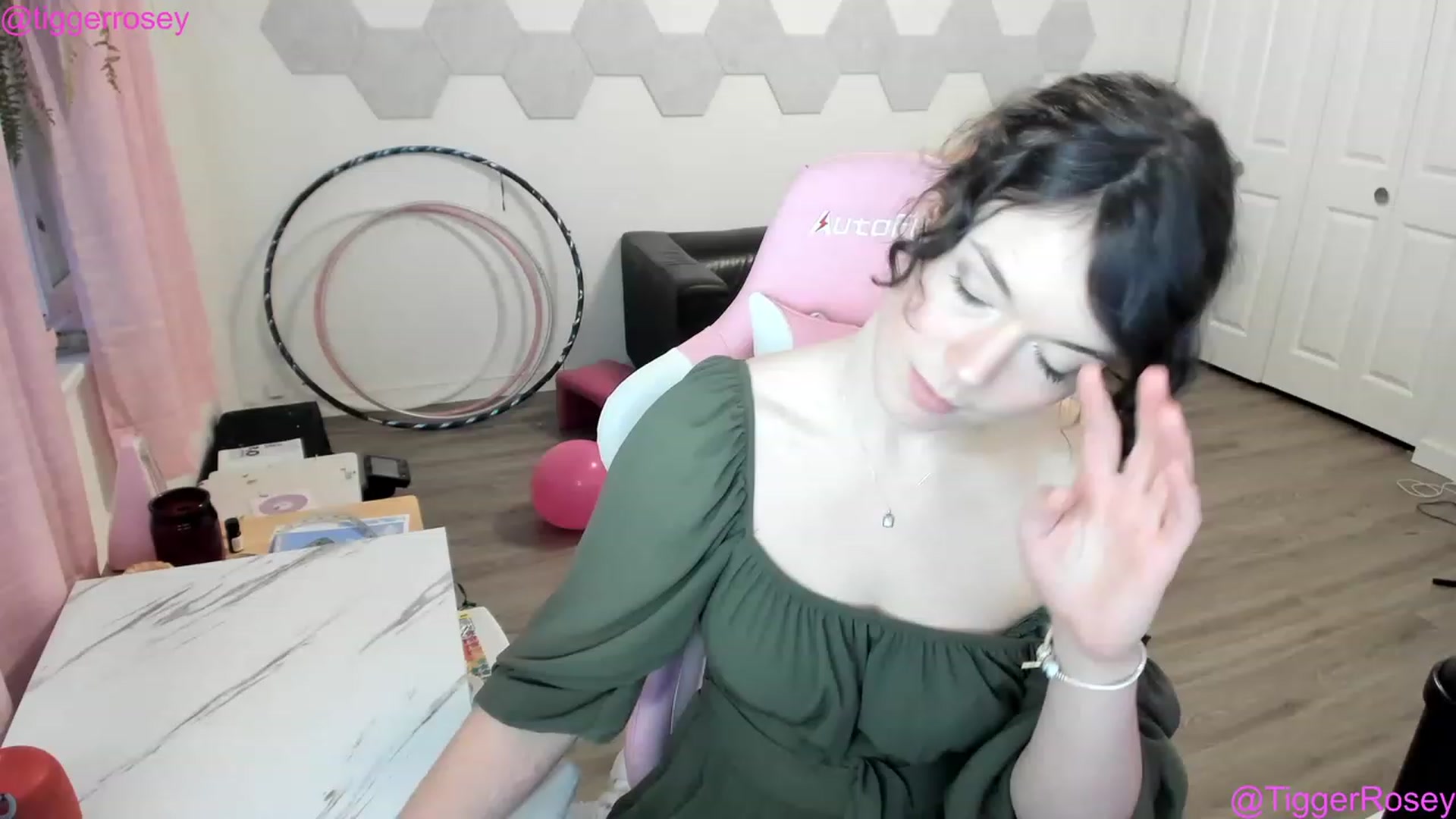 Gallery image thumbnail from TiggerRosey's myfreecams stream on, 02/25/2023, 02:23 image 18 of 20