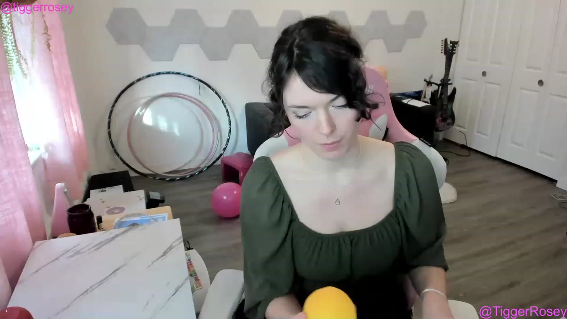 Gallery image thumbnail from TiggerRosey's myfreecams stream on, 02/25/2023, 02:23 image 1 of 20