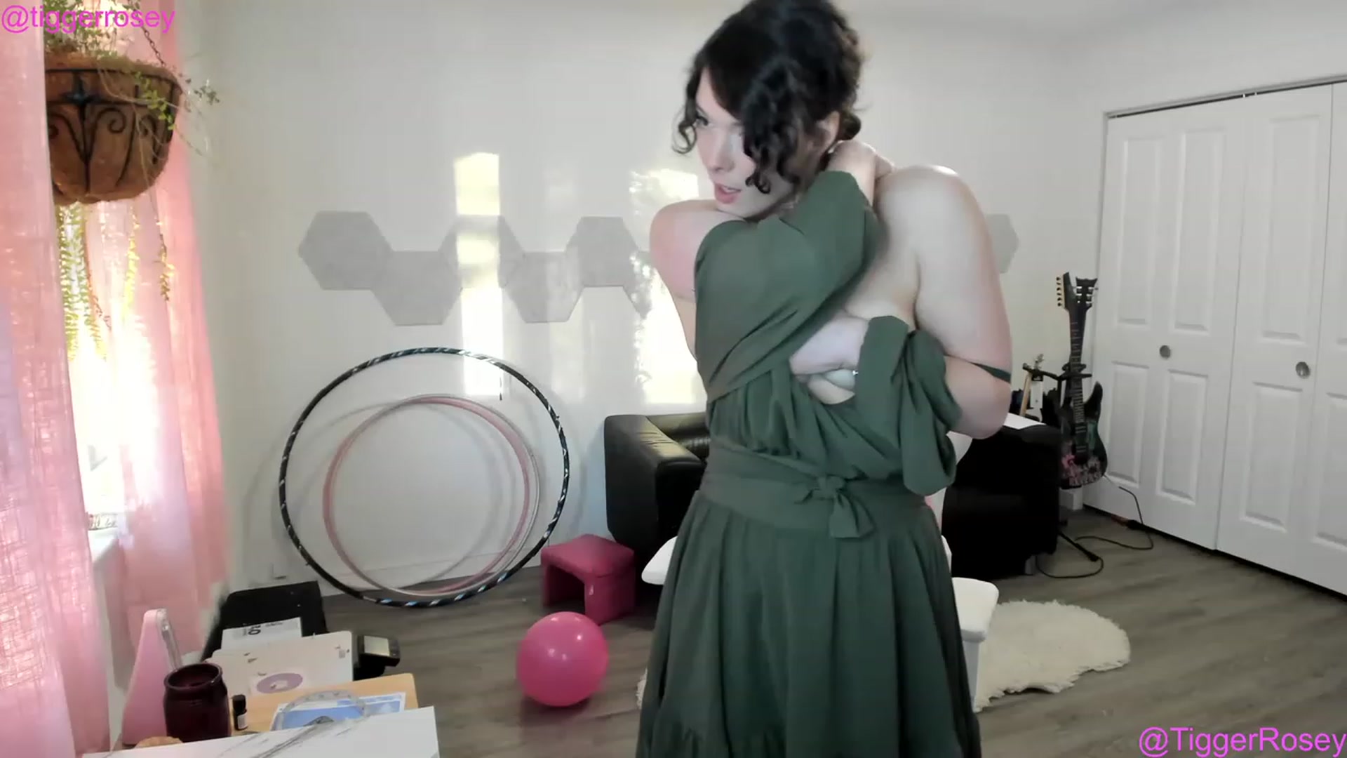 Gallery image thumbnail from TiggerRosey's myfreecams stream on, 02/25/2023, 02:23 image 13 of 20