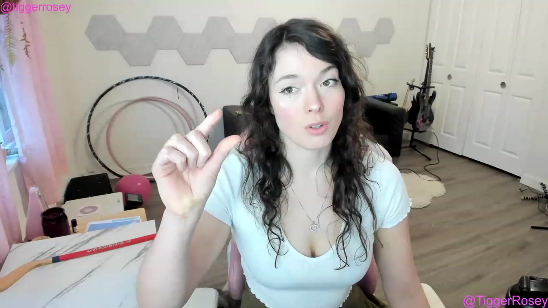 Gallery image thumbnail from TiggerRosey's myfreecams stream on, 03/01/2023, 24:24 image 9 of 20