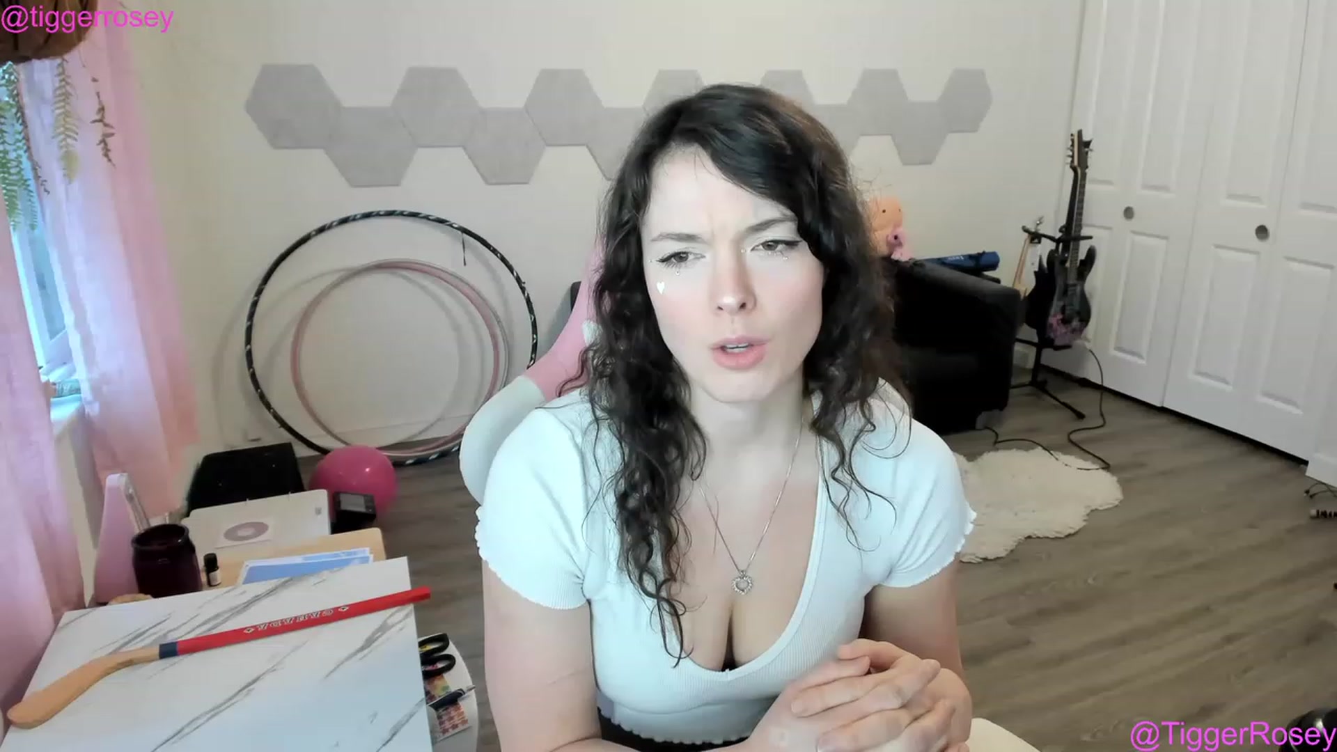 Gallery image thumbnail from TiggerRosey's myfreecams stream on, 03/01/2023, 24:24 image 2 of 20