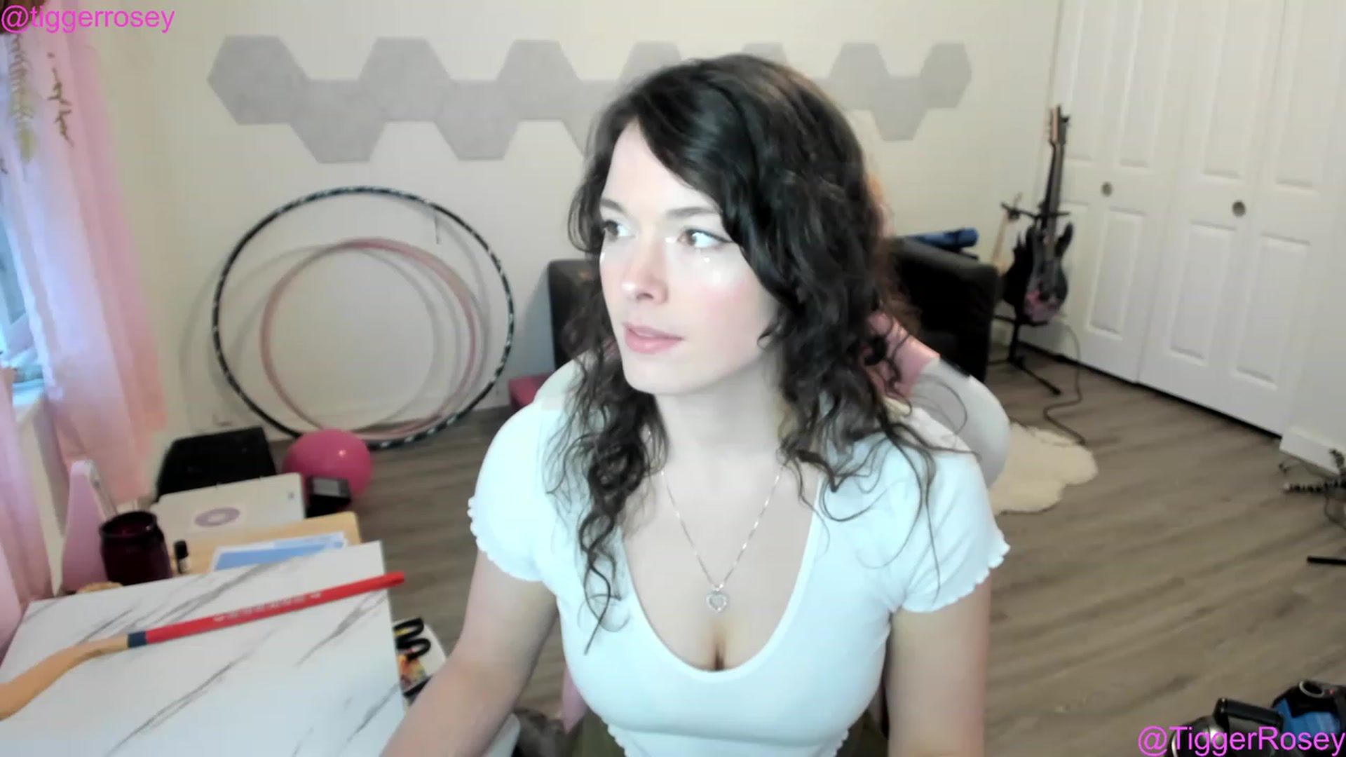 Gallery image thumbnail from TiggerRosey's myfreecams stream on, 03/01/2023, 24:24 image 11 of 20