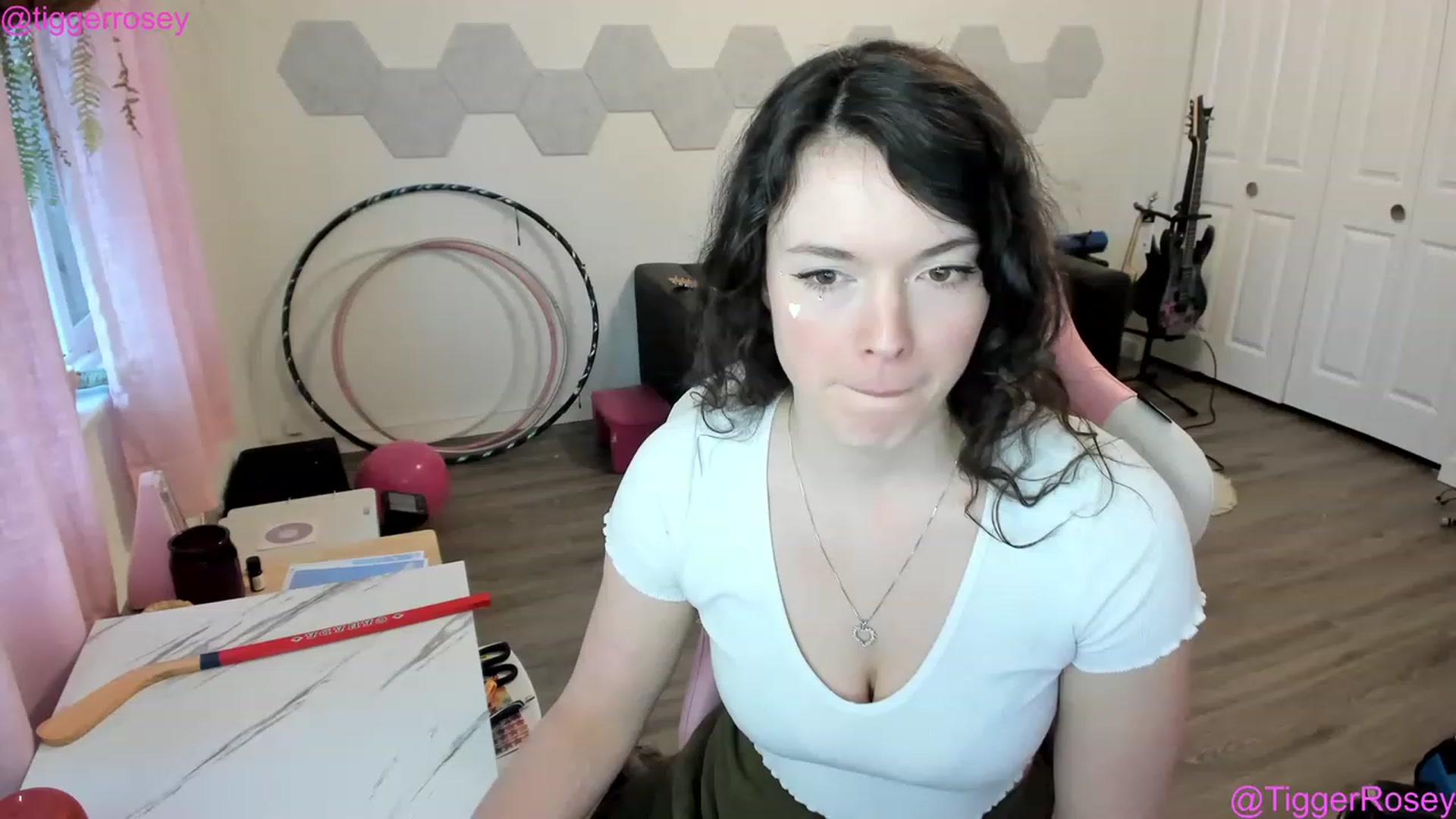 Gallery image thumbnail from TiggerRosey's myfreecams stream on, 03/01/2023, 24:24 image 19 of 20
