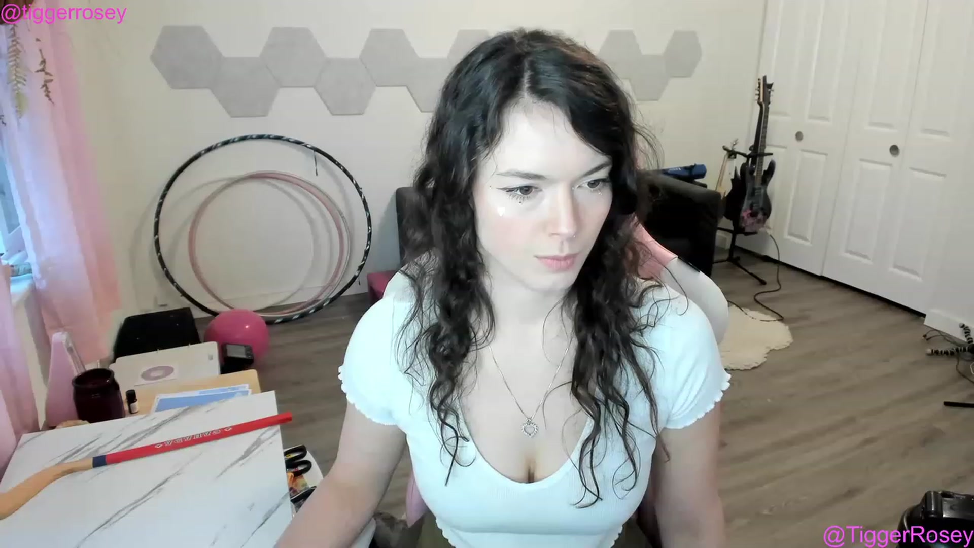 Gallery image thumbnail from TiggerRosey's myfreecams stream on, 03/01/2023, 24:24 image 10 of 20