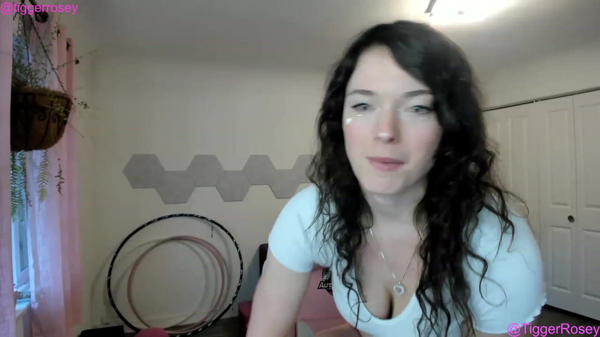 Gallery image thumbnail from TiggerRosey's myfreecams stream on, 03/01/2023, 24:24 image 16 of 20