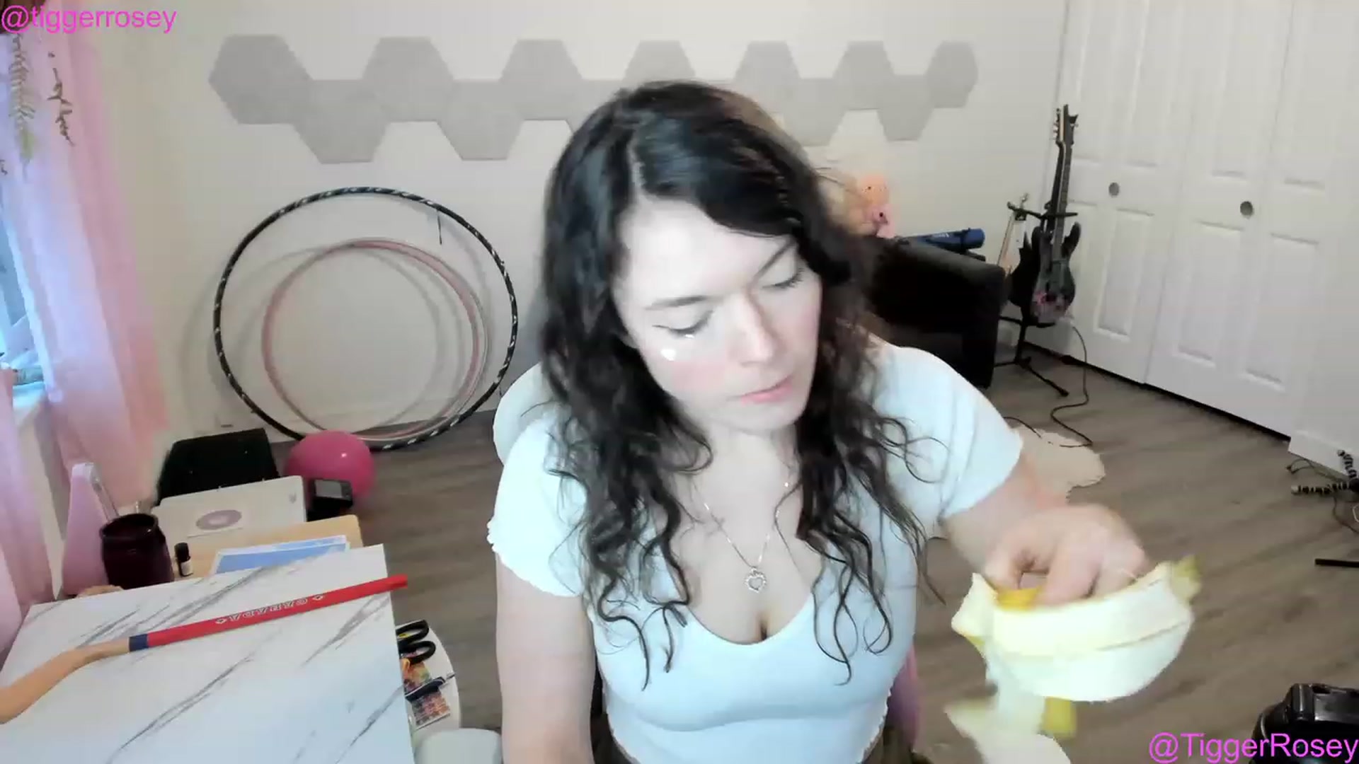 Gallery image thumbnail from TiggerRosey's myfreecams stream on, 03/01/2023, 24:24 image 7 of 20