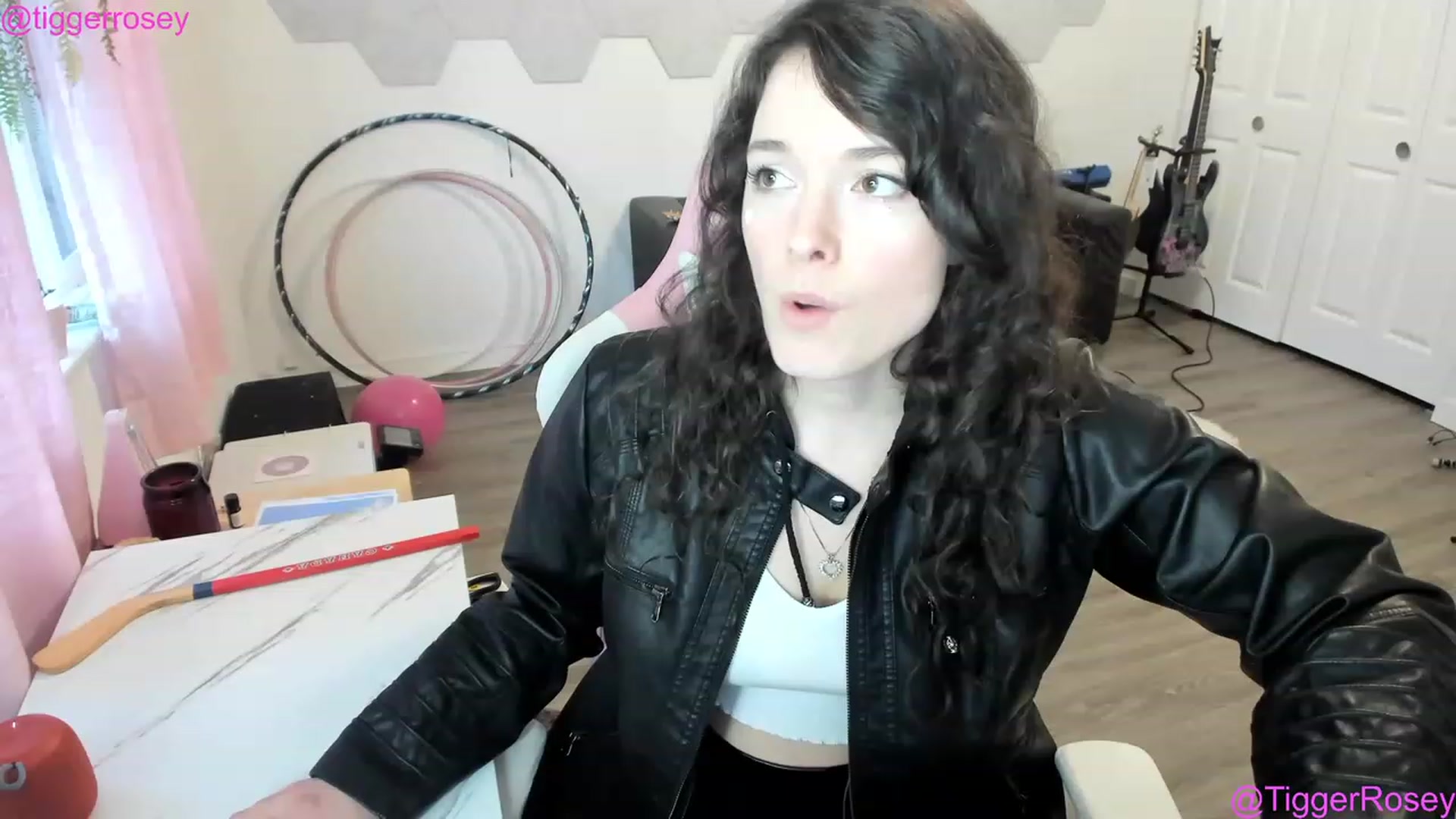 Gallery image thumbnail from TiggerRosey's myfreecams stream on, 03/01/2023, 01:56 image 3 of 20