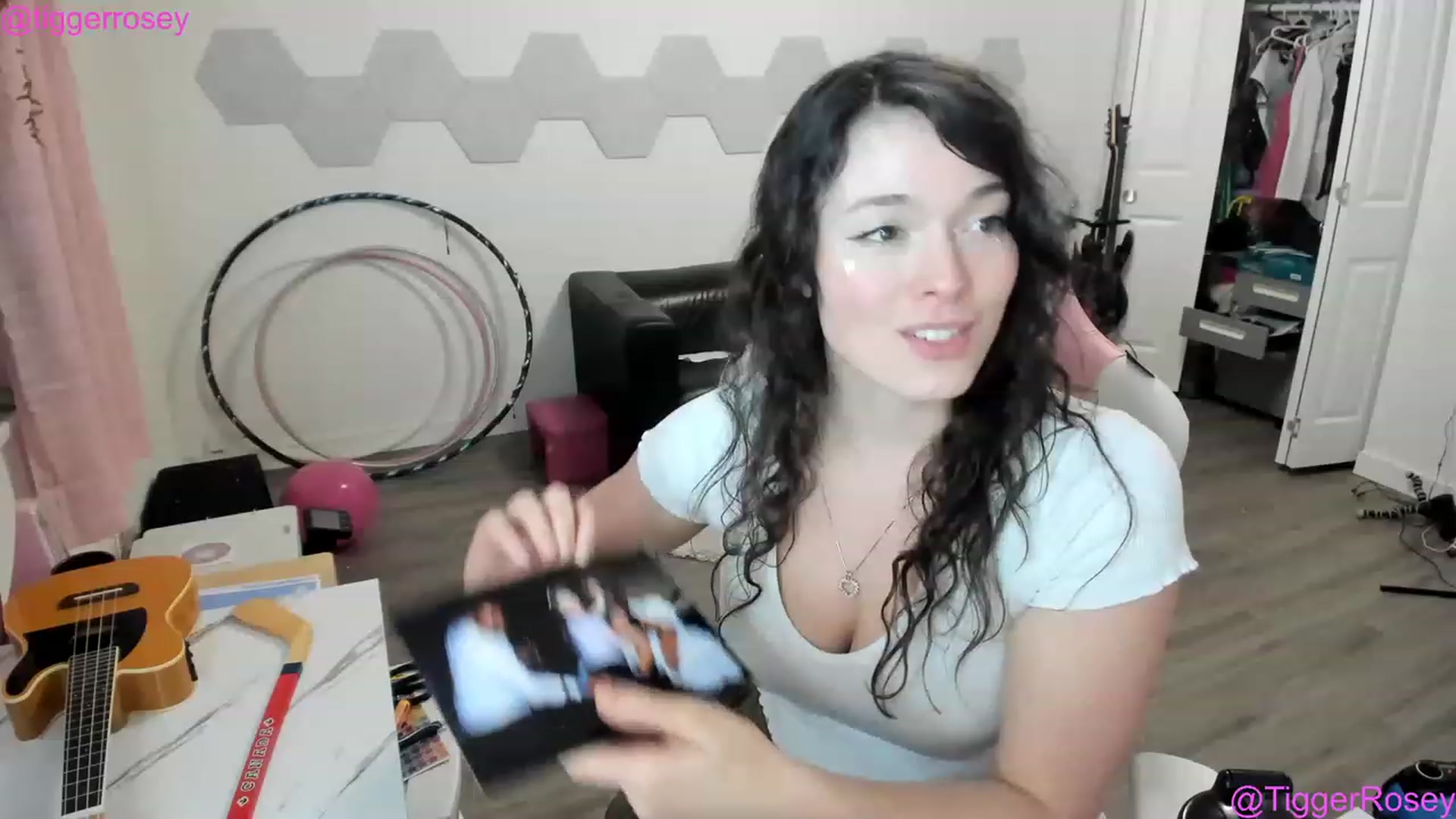 Gallery image thumbnail from TiggerRosey's myfreecams stream on, 03/01/2023, 05:25 image 3 of 20