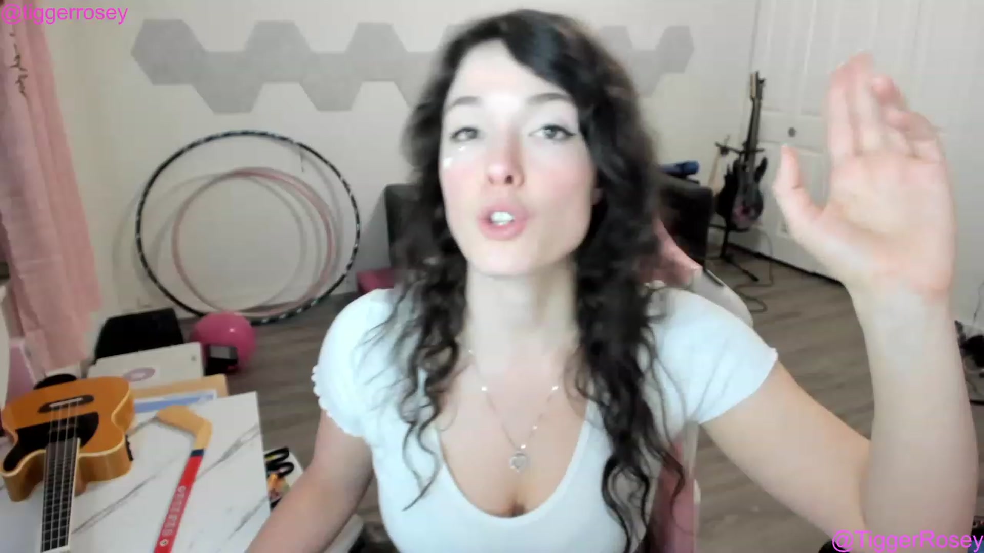 Gallery image thumbnail from TiggerRosey's myfreecams stream on, 03/01/2023, 05:25 image 5 of 20