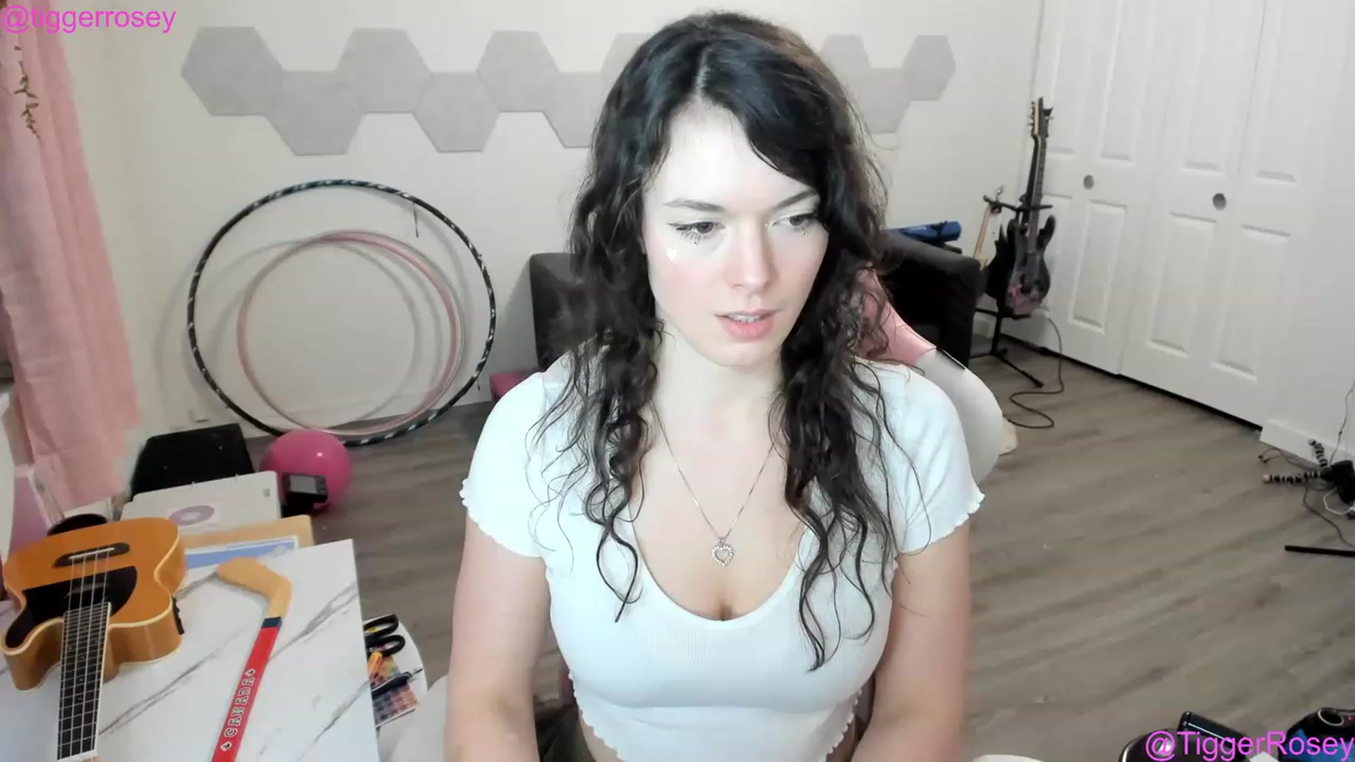 Gallery image thumbnail from TiggerRosey's myfreecams stream on, 03/01/2023, 05:25 image 4 of 20