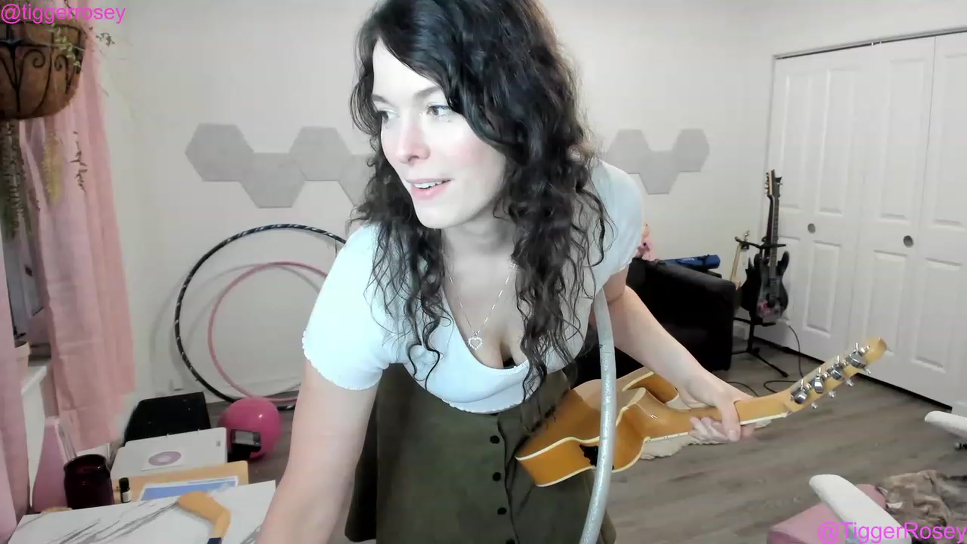 Gallery image thumbnail from TiggerRosey's myfreecams stream on, 03/01/2023, 05:25 image 12 of 20