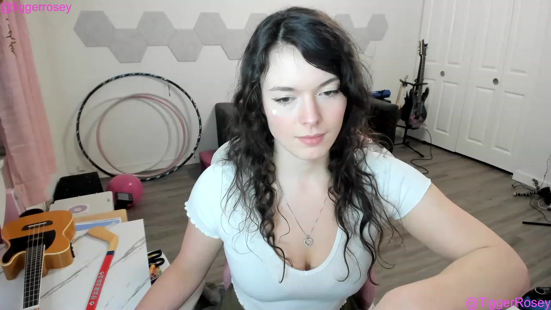 Gallery image thumbnail from TiggerRosey's myfreecams stream on, 03/01/2023, 05:25 image 7 of 20