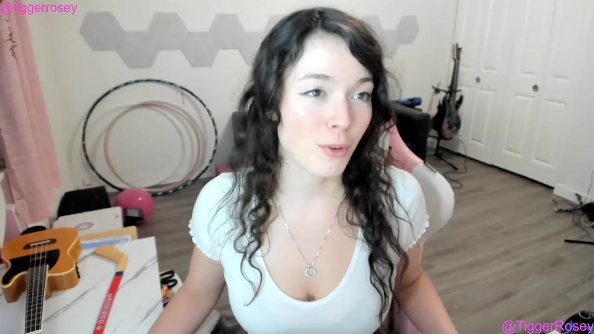 Gallery image thumbnail from TiggerRosey's myfreecams stream on, 03/01/2023, 05:25 image 6 of 20