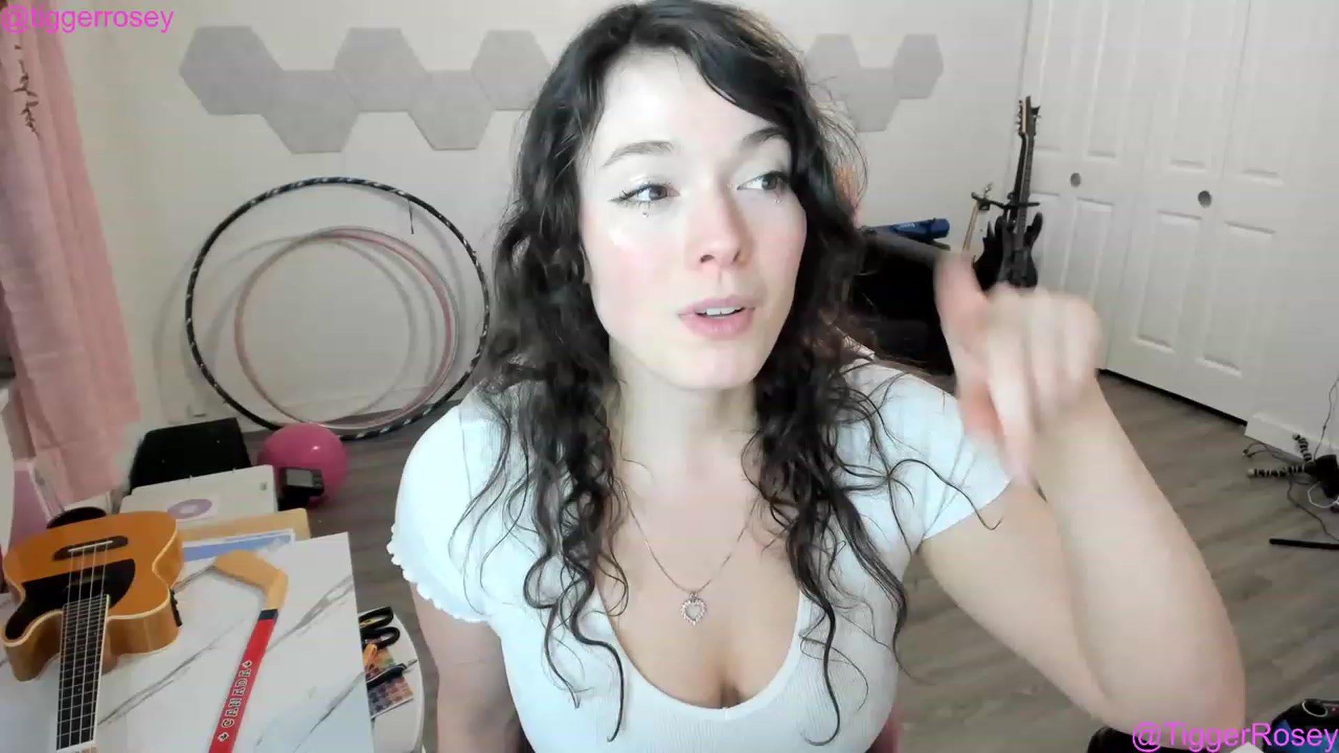 Gallery image thumbnail from TiggerRosey's myfreecams stream on, 03/01/2023, 05:25 image 1 of 20