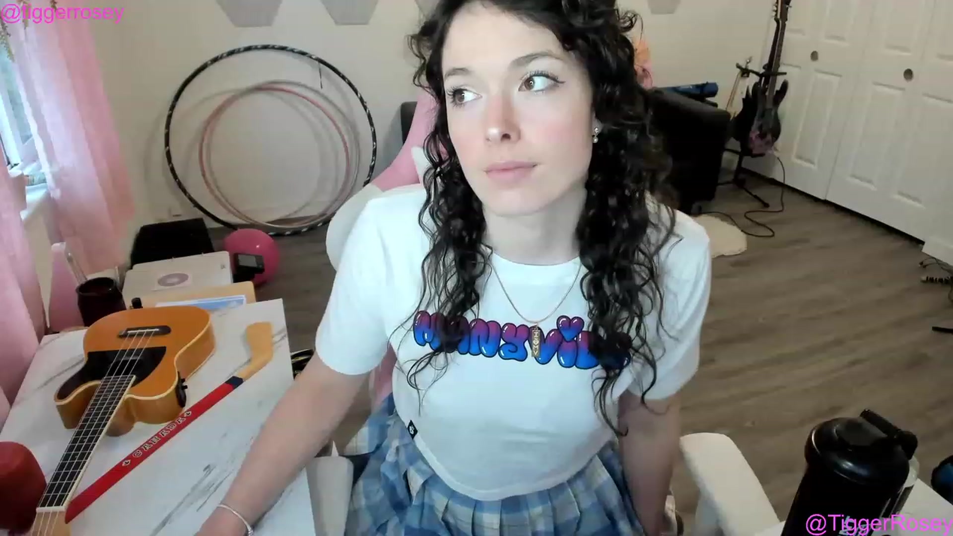 Gallery image thumbnail from TiggerRosey's myfreecams stream on, 03/01/2023, 23:53 image 6 of 20