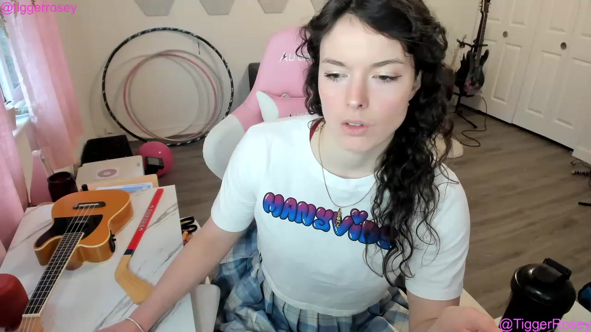 Gallery image thumbnail from TiggerRosey's myfreecams stream on, 03/01/2023, 23:53 image 16 of 20