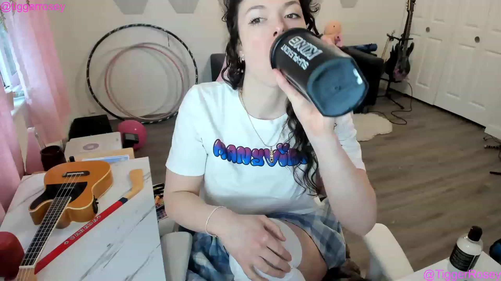 Gallery image thumbnail from TiggerRosey's myfreecams stream on, 03/01/2023, 23:53 image 3 of 20