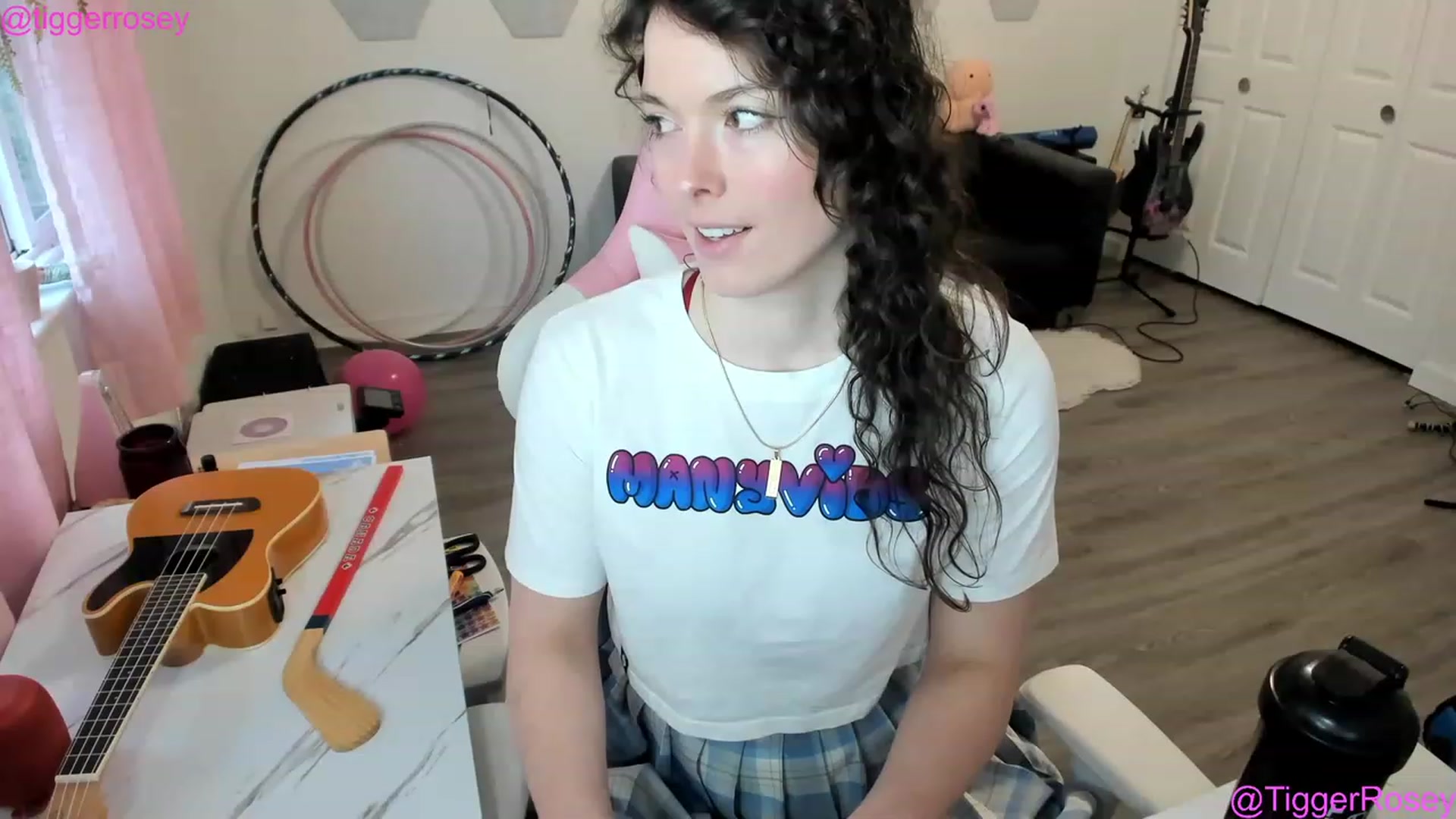 Gallery image thumbnail from TiggerRosey's myfreecams stream on, 03/01/2023, 23:53 image 15 of 20