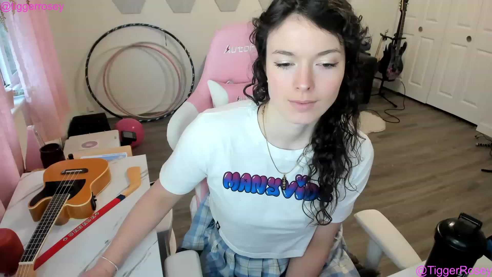 Gallery image thumbnail from TiggerRosey's myfreecams stream on, 03/01/2023, 23:53 image 1 of 20